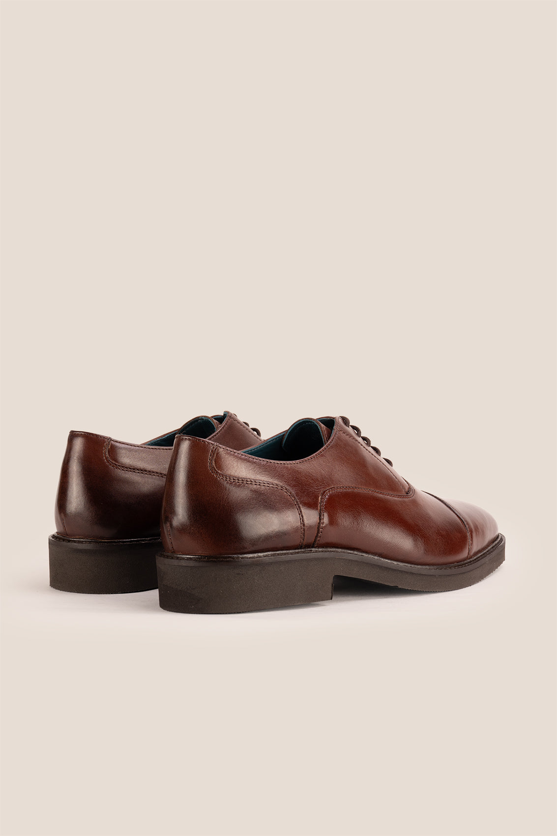 Oswin Hyde Flint Brown, classic brown leather Oxford shoes with lace-up design, premium craftsmanship, breathable lining, and durable sole