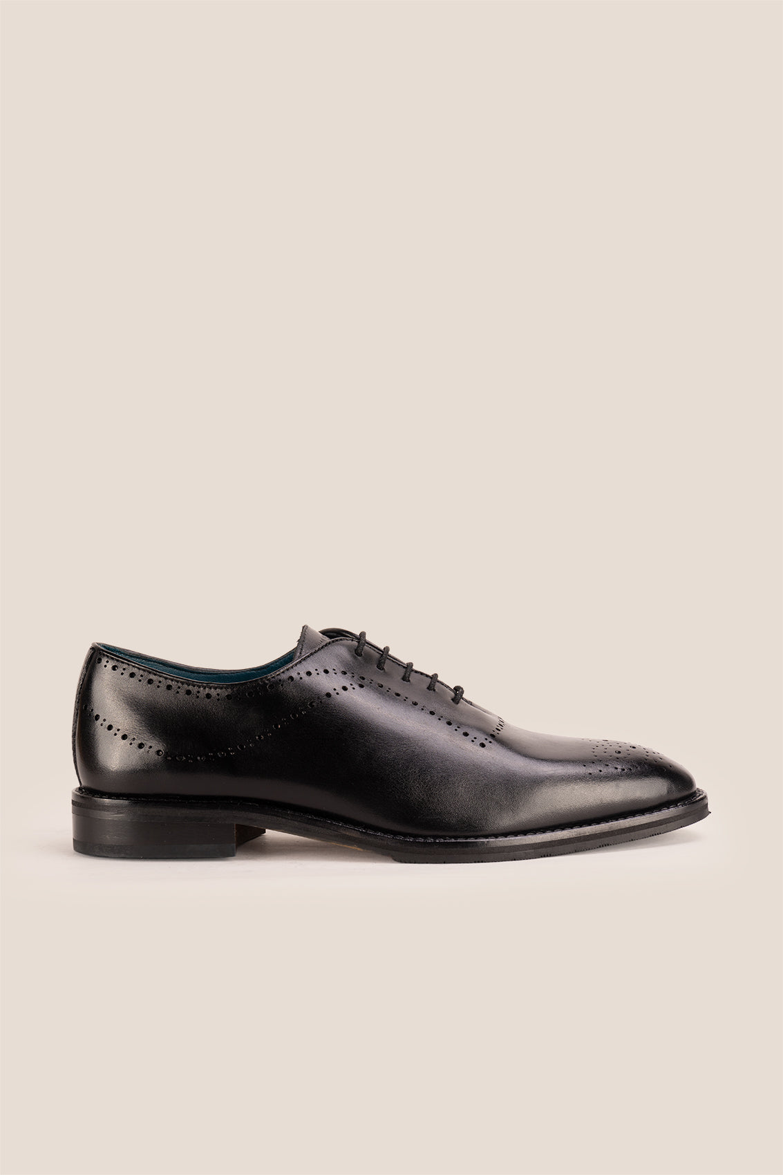 Melton Black Oxford men’s leather shoes with polished finish and classic design, ideal for formal and office occasions.