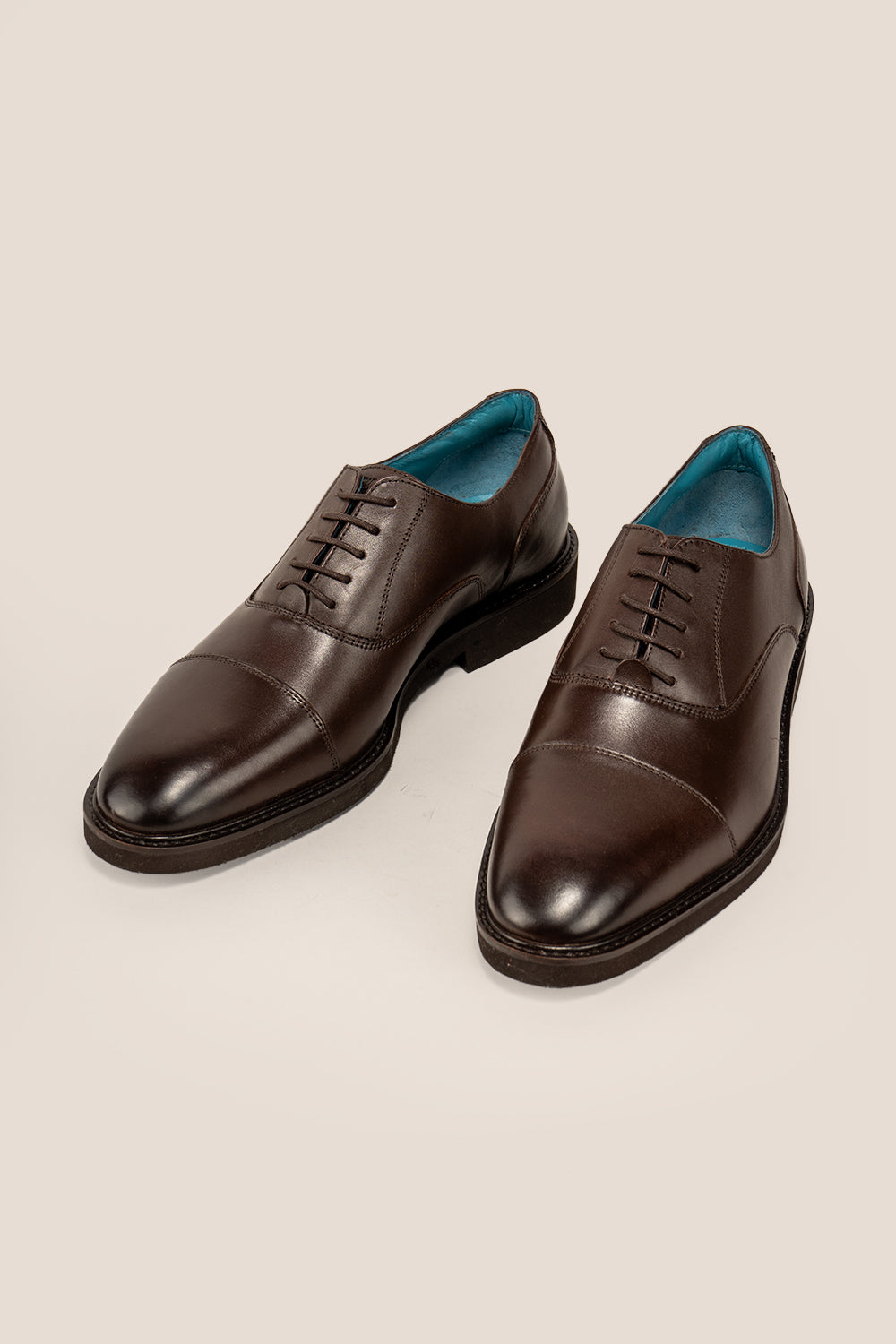 Flint Brown men’s lace-up Oxford shoes made from high-quality brown leather, ideal for formal and office wear.
