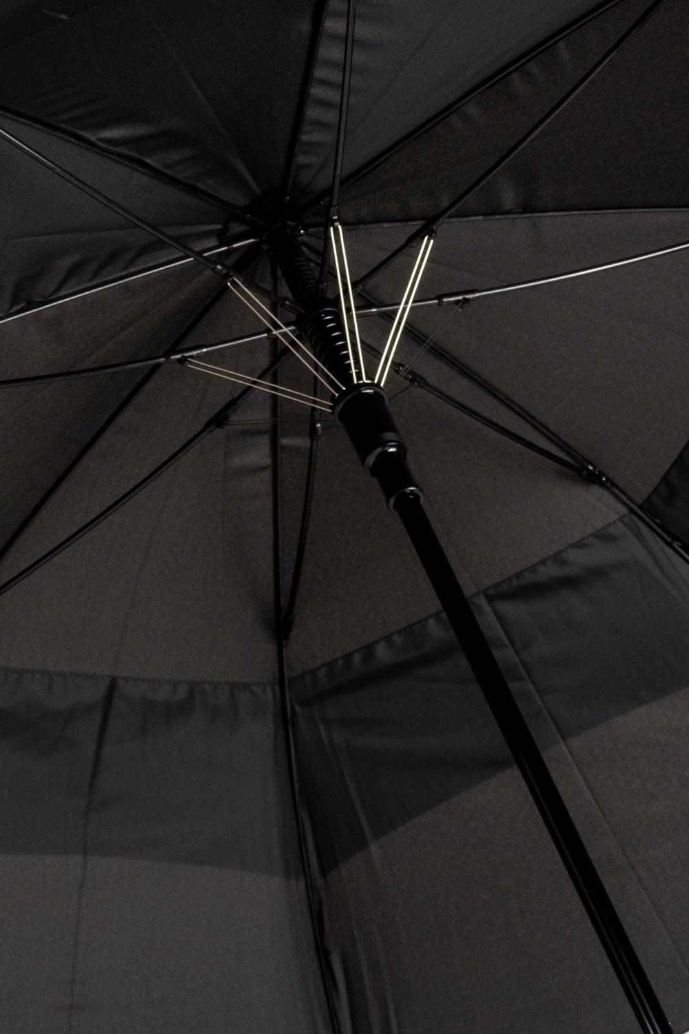 Justin Black Curved Handle Umbrella | Oswin Hyde