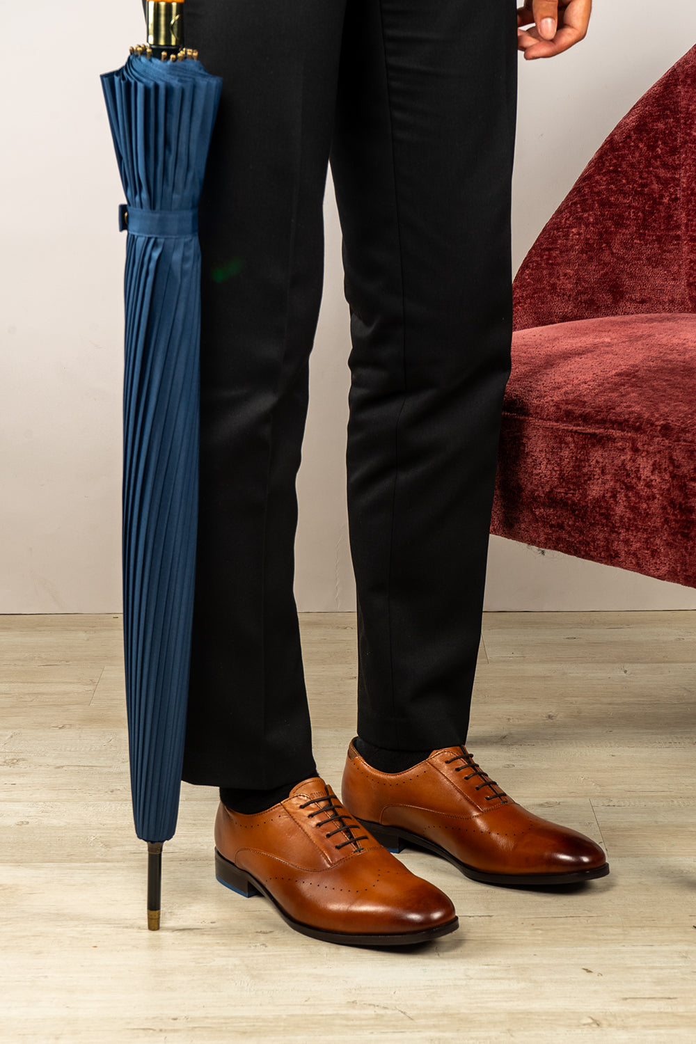 Dean tan Oxford leather shoes for men with sleek design and polished finish, ideal for formal and business wear.