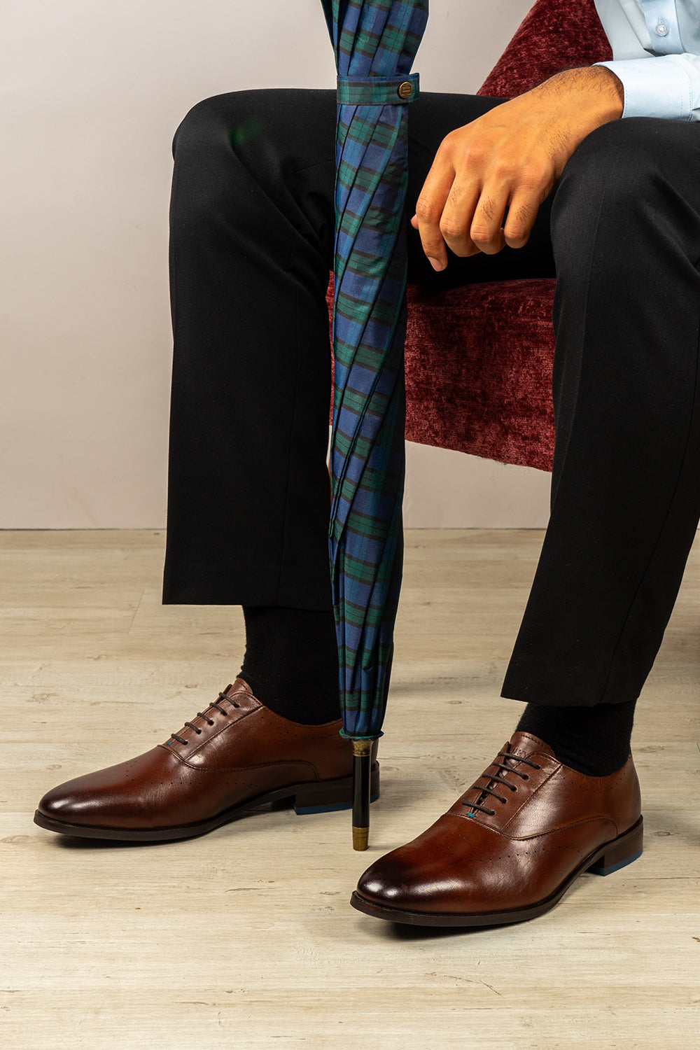 Dean Brown men’s Oxford leather shoes in rich brown, crafted with premium leather for formal and smart casual occasions.