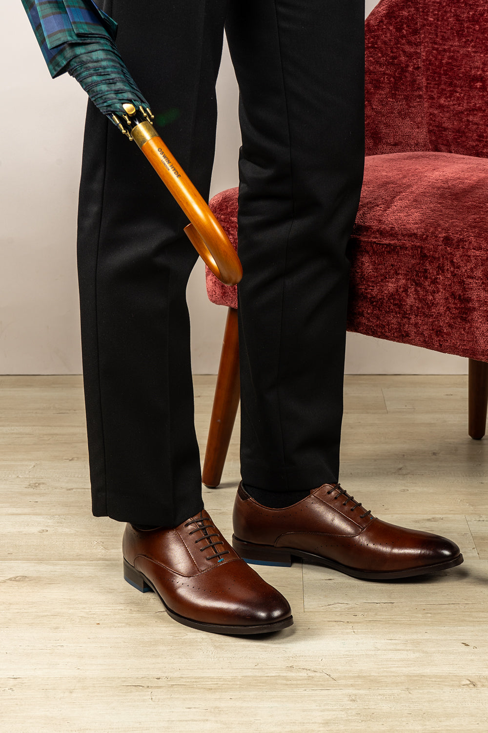 Dean Brown men’s Oxford leather shoes in rich brown, crafted with premium leather for formal and smart casual occasions.