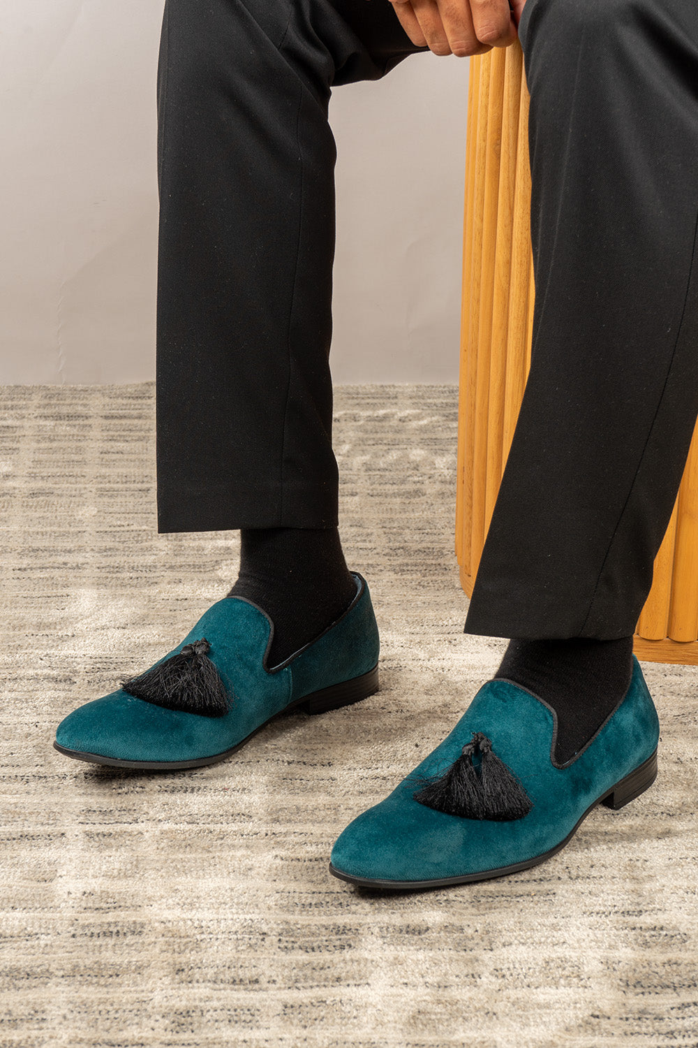 Jacob green velvet smoking slippers for men with tassel detail, combining elegance and comfort for stylish formal or evening wear.