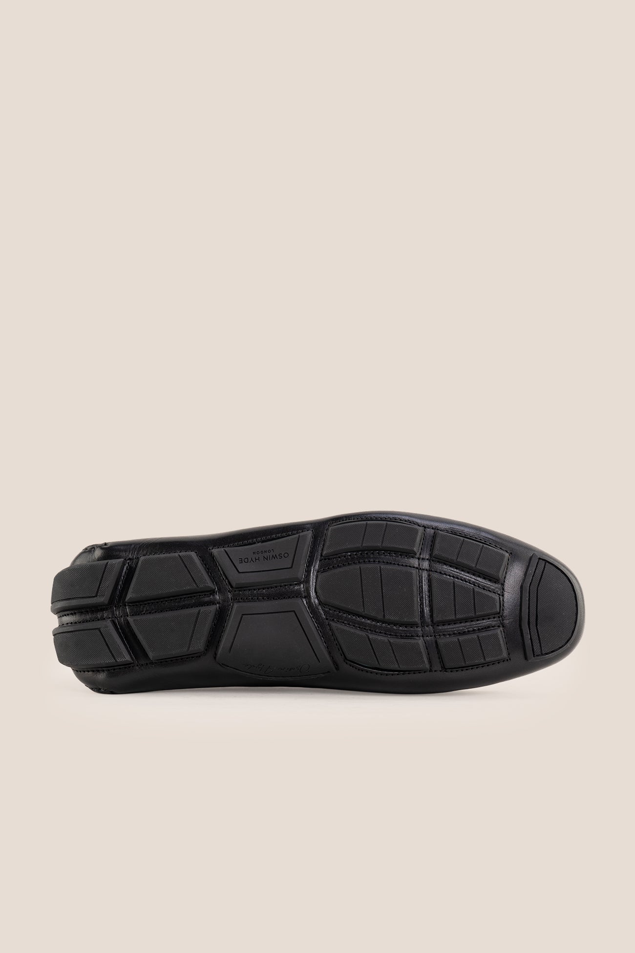 The Nigel Black leather driving loafer with style and functionality in a versatile