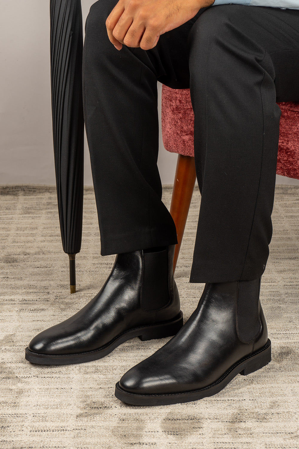 Michael Black Chelsea boots for men crafted in premium leather, designed for modern sophistication, comfort, and versatile casual or smart wear.
