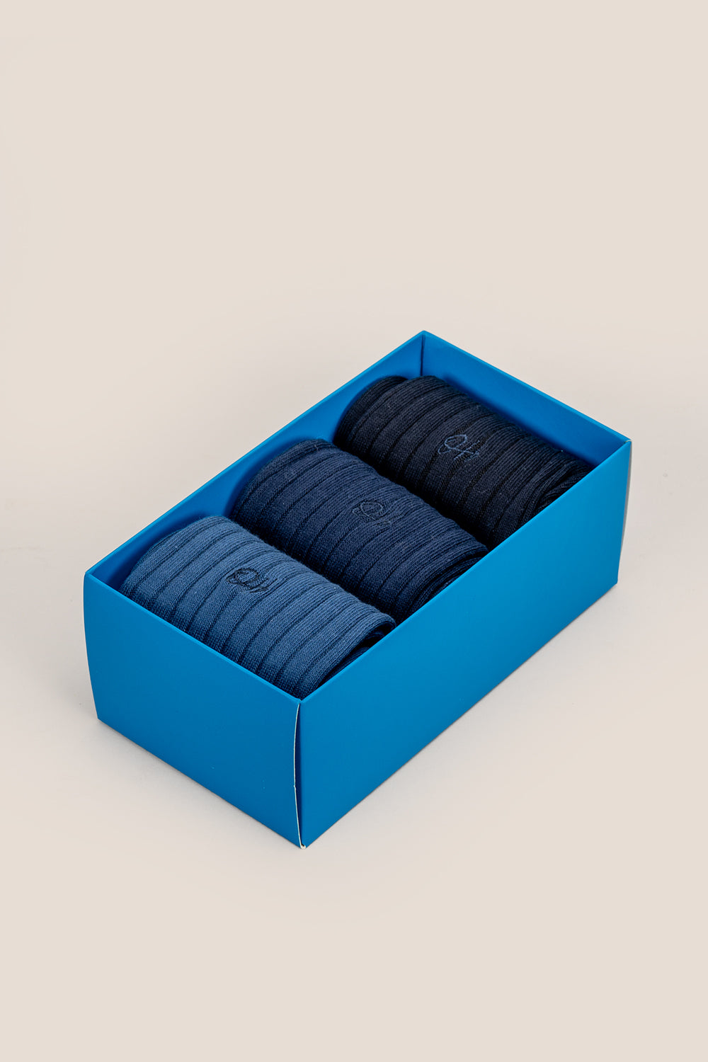 Oswin Hyde City three pairs of high-quality cotton socks for men, featuring unique prints and style.