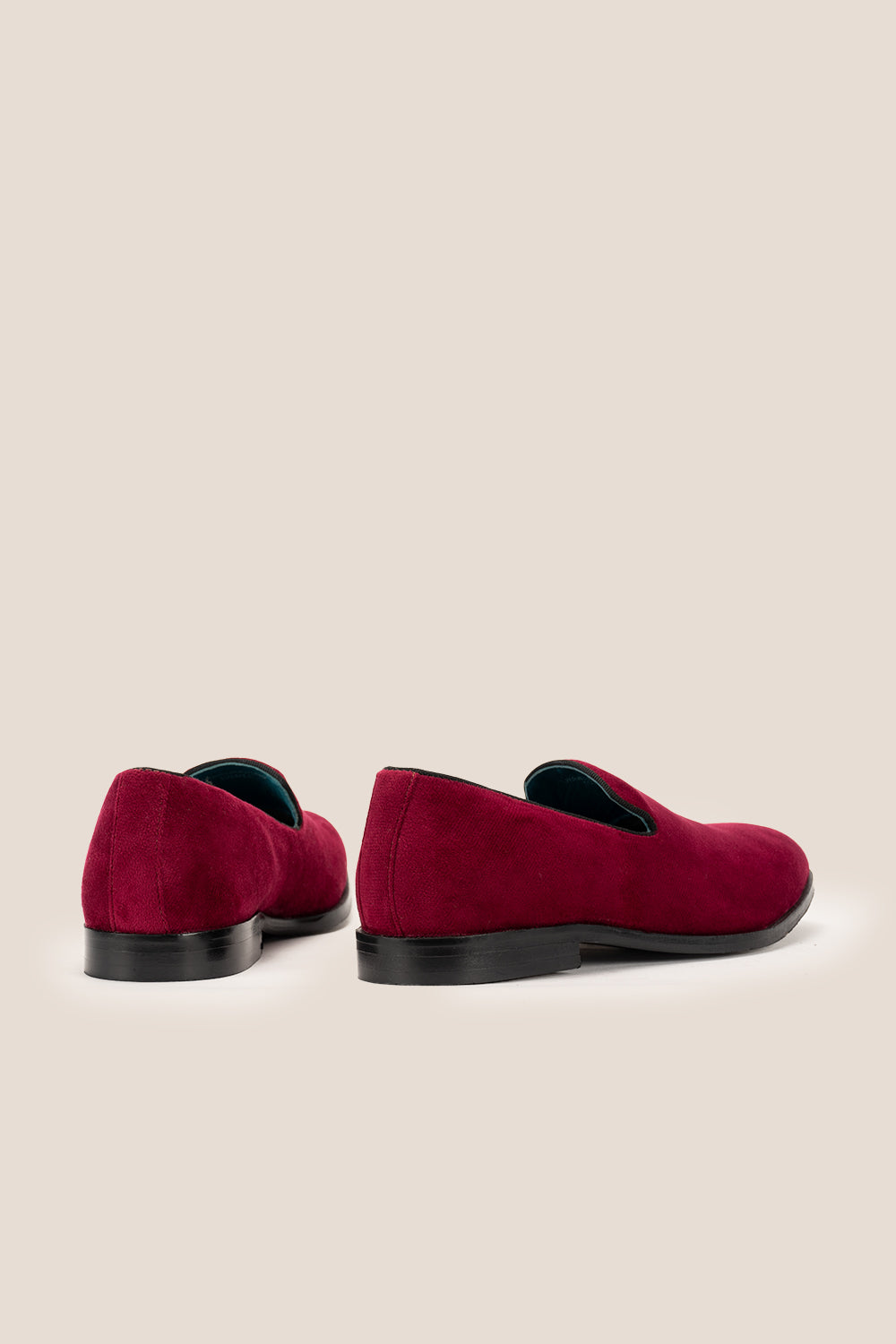 Lennox bord velvet loafers for men featuring rich velvet texture, elegant design, and a sophisticated silhouette perfect for formal or smart-casual wear.