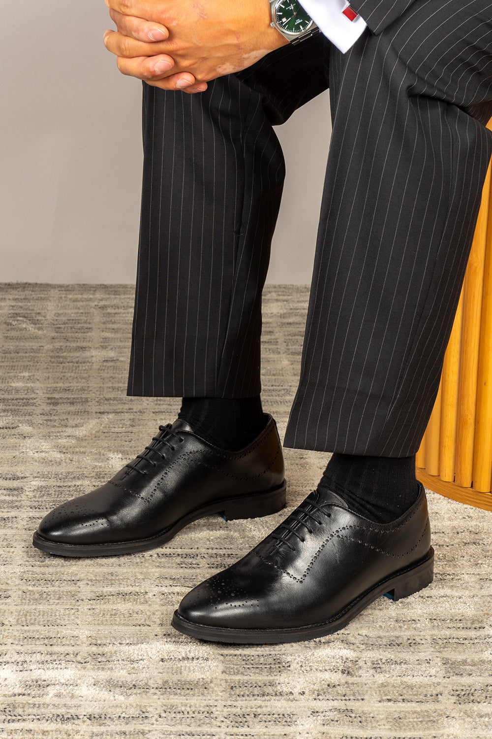 Melton Black Oxford men’s leather shoes with polished finish and classic design, ideal for formal and office occasions.