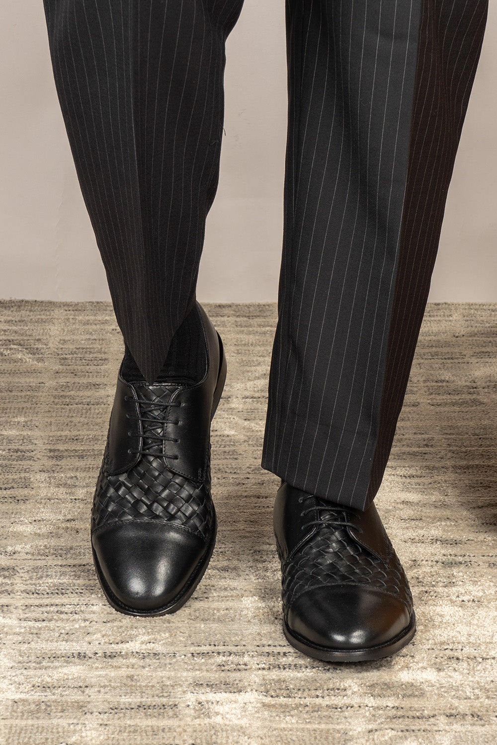 Heath black woven leather derby shoes for men by Oswin Hyde – breathable lace-up shoes with cushioned insole and refined texture for formal or smart casual wear.