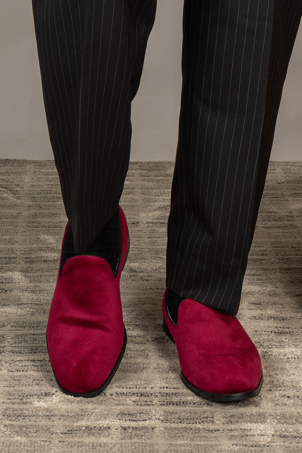 Lennox bord velvet loafers for men featuring rich velvet texture, elegant design, and a sophisticated silhouette perfect for formal or smart-casual wear.