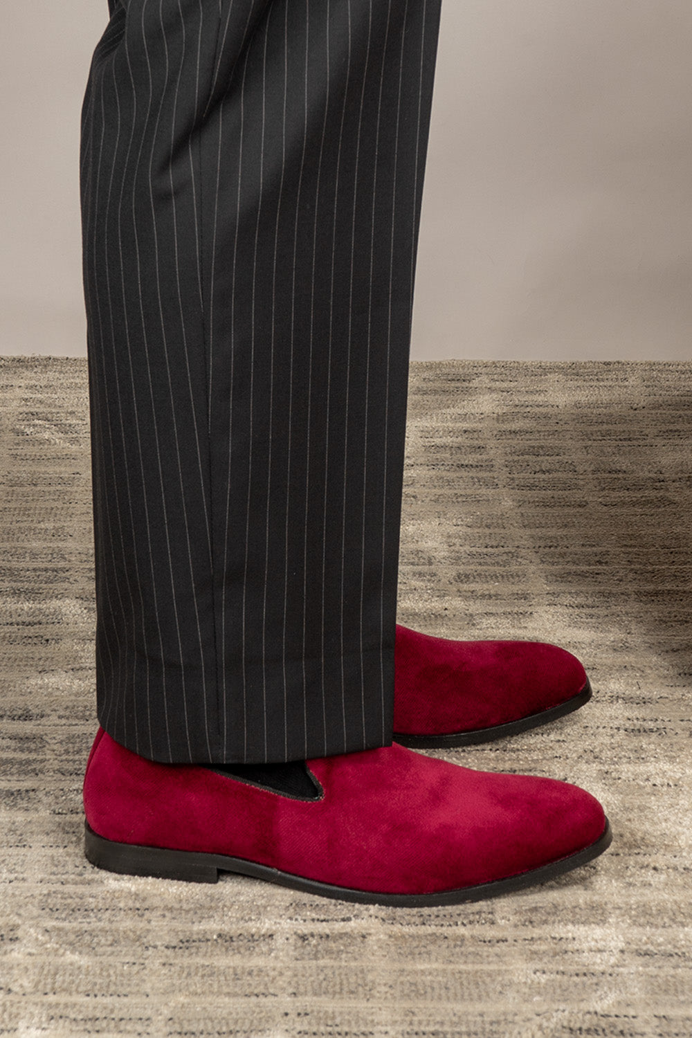 Lennox bord velvet loafers for men featuring rich velvet texture, elegant design, and a sophisticated silhouette perfect for formal or smart-casual wear.