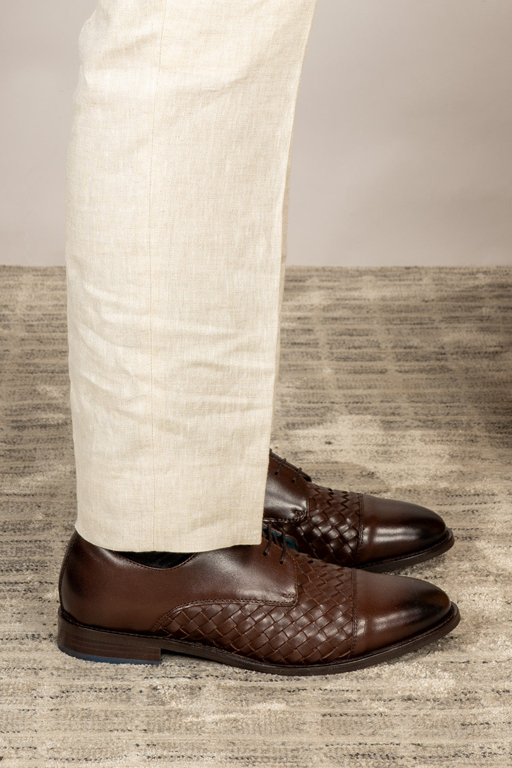 Men’s Heath brown leather woven derby lace-up shoes featuring a plain eyelet panel and capped toe, crafted from premium leather.