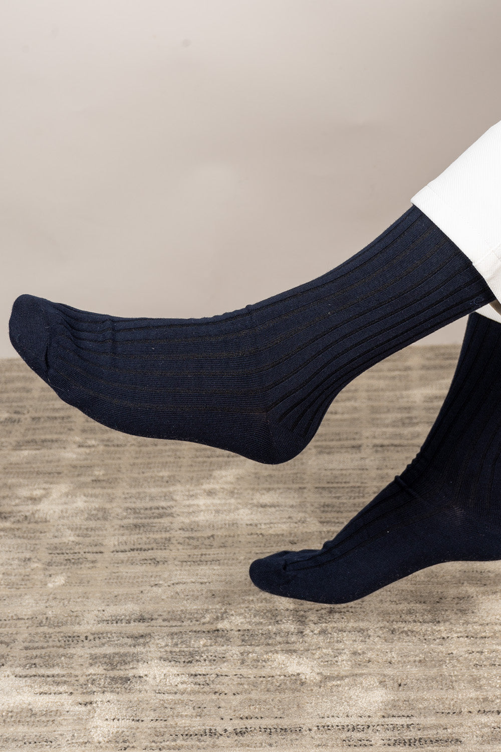 Oswin Hyde Classic six pairs of premium socks for men, featuring timeless block colours and lasting comfort.