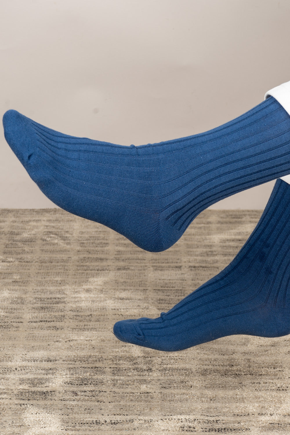Oswin Hyde Classic six pairs of premium socks for men, featuring timeless block colours and lasting comfort.
