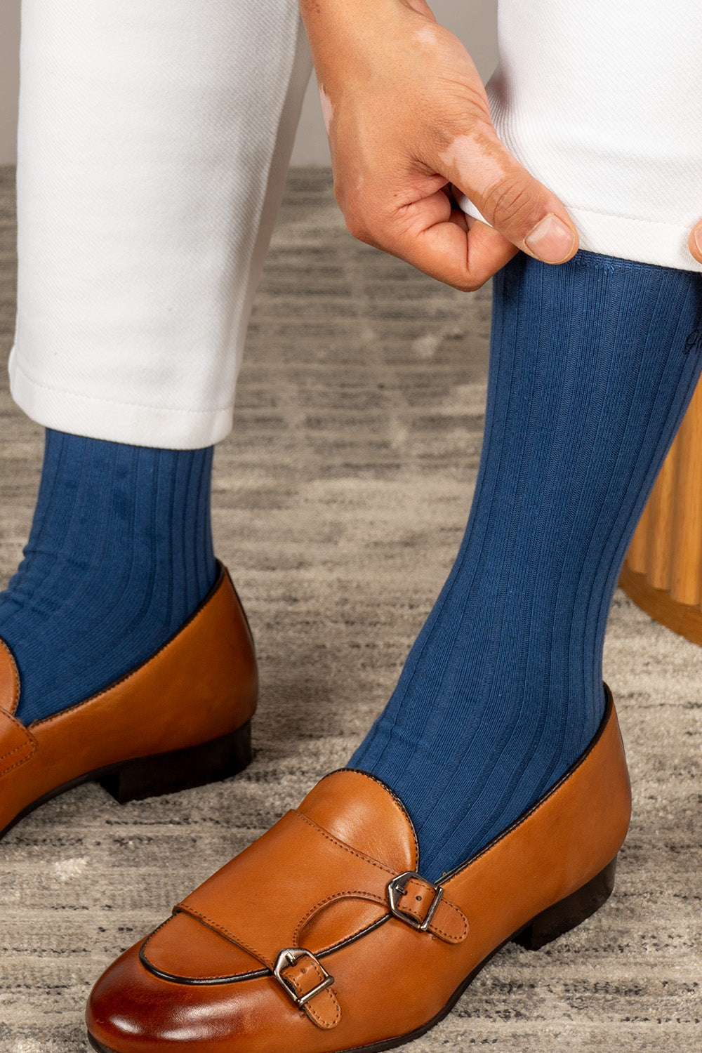 Oswin Hyde Classic six pairs of premium socks for men, featuring timeless block colours and lasting comfort.