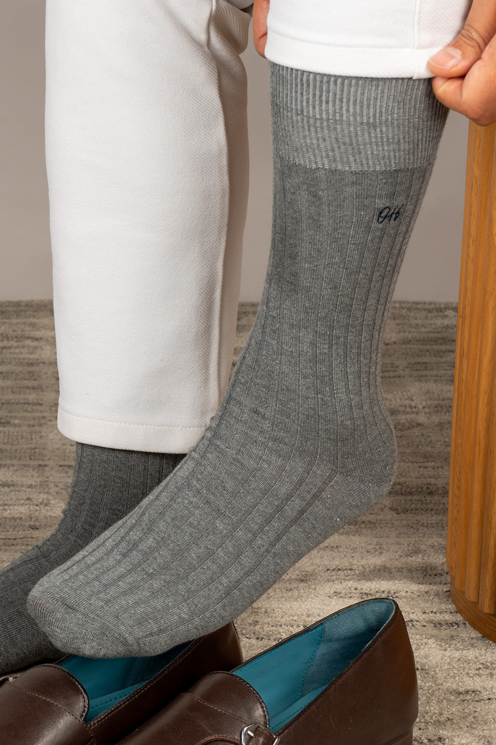 Oswin Hyde Classic six pairs of premium socks for men, featuring timeless block colours and lasting comfort.