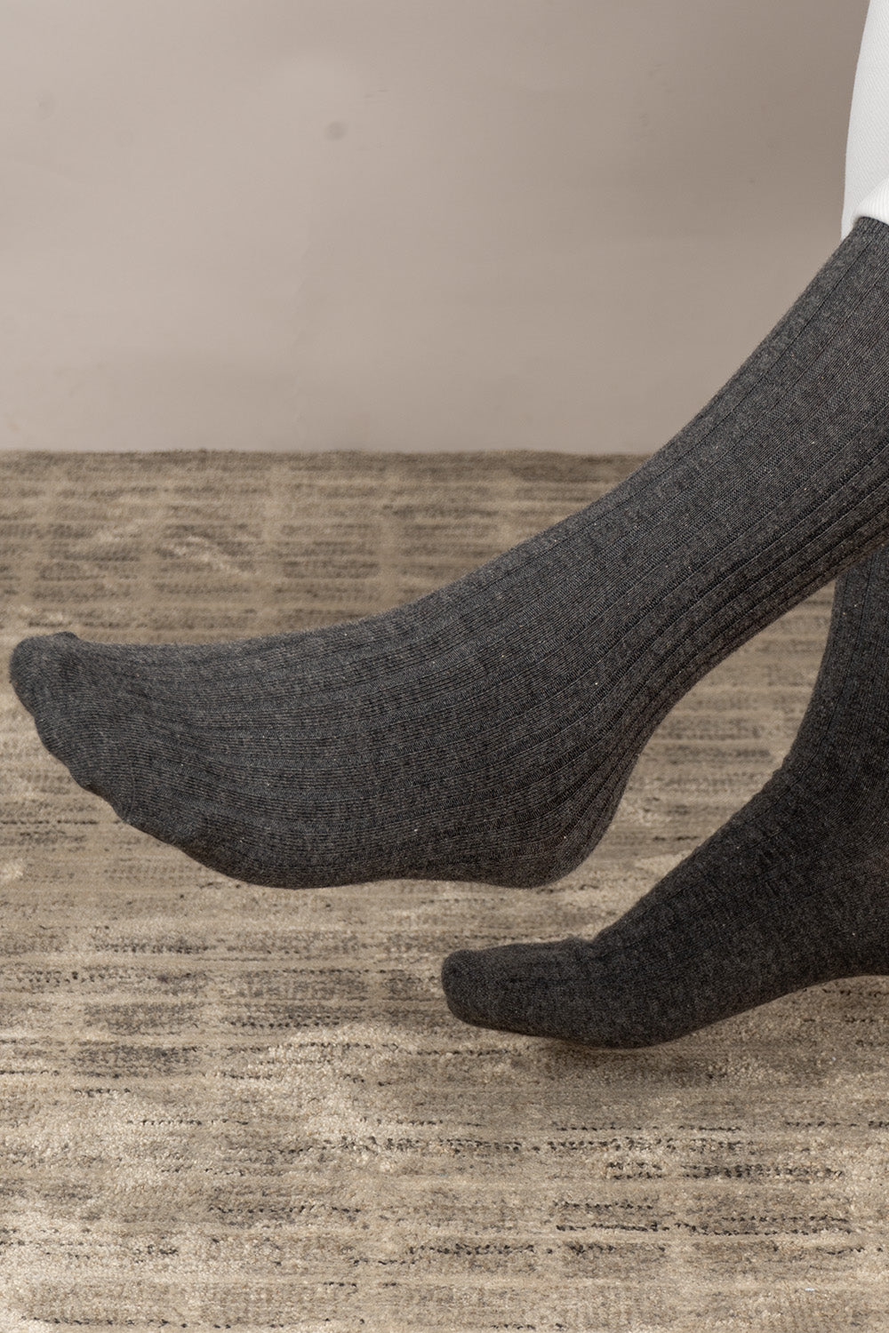 Oswin Hyde Classic six pairs of premium socks for men, featuring timeless block colours and lasting comfort.