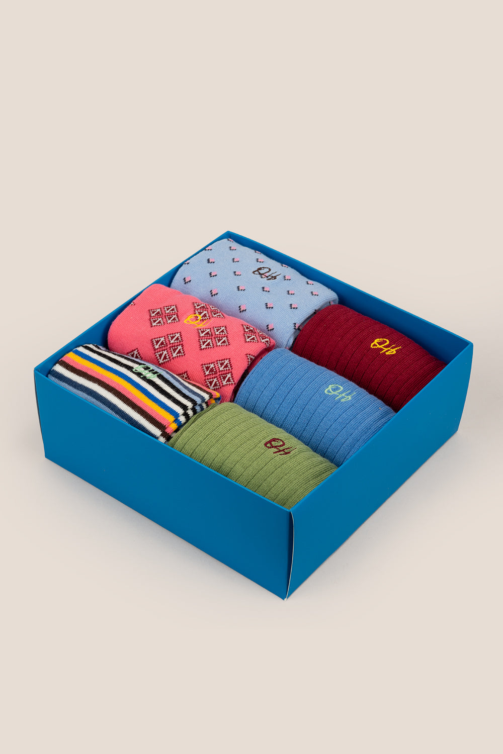 Oswin Hyde Hot Six six pairs of high-quality socks for men, offering luxury, comfort, and style.