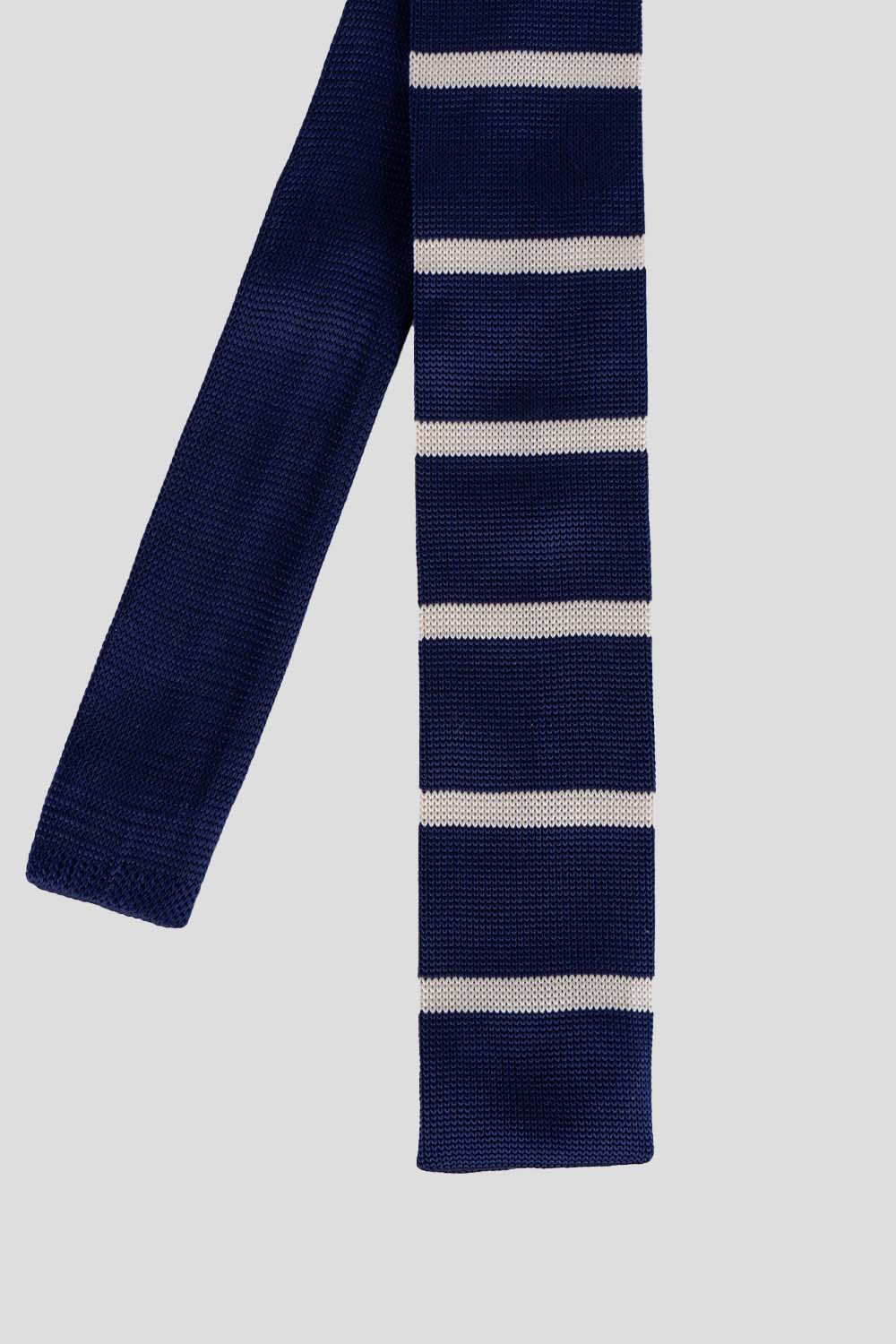 Drew Navy/White knitted tie with striped design, ideal for weddings, evening events, and formal occasions.