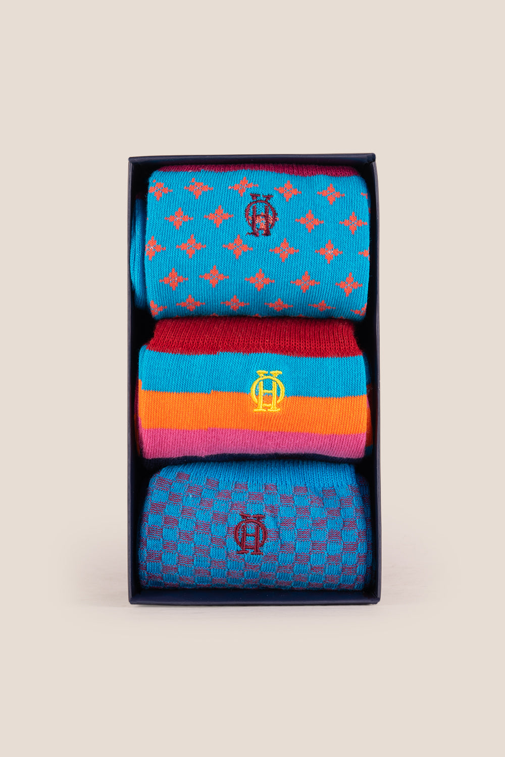Oswin Hyde City three pairs of high-quality cotton socks for men, featuring unique prints and style.
