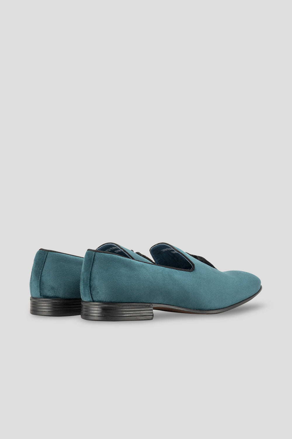Jacob green velvet smoking slippers for men with tassel detail, combining elegance and comfort for stylish formal or evening wear.