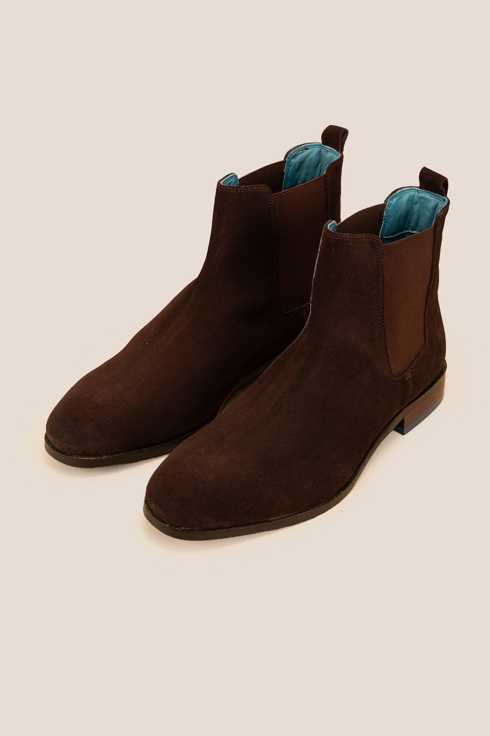Men’s Chelsea Boots: Year-Round Style Icon
