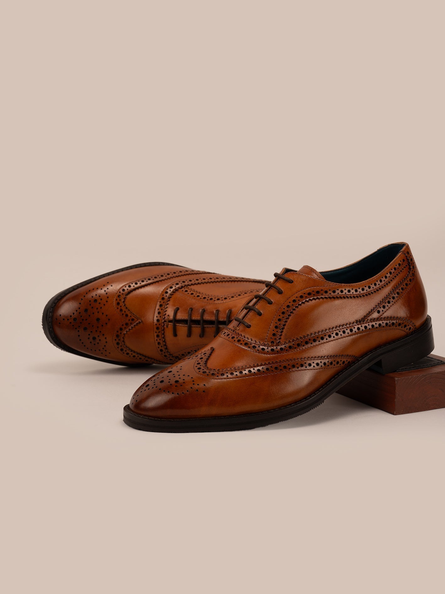 The Role of Design and Fashion Trends in Oxford Shoe Pricing