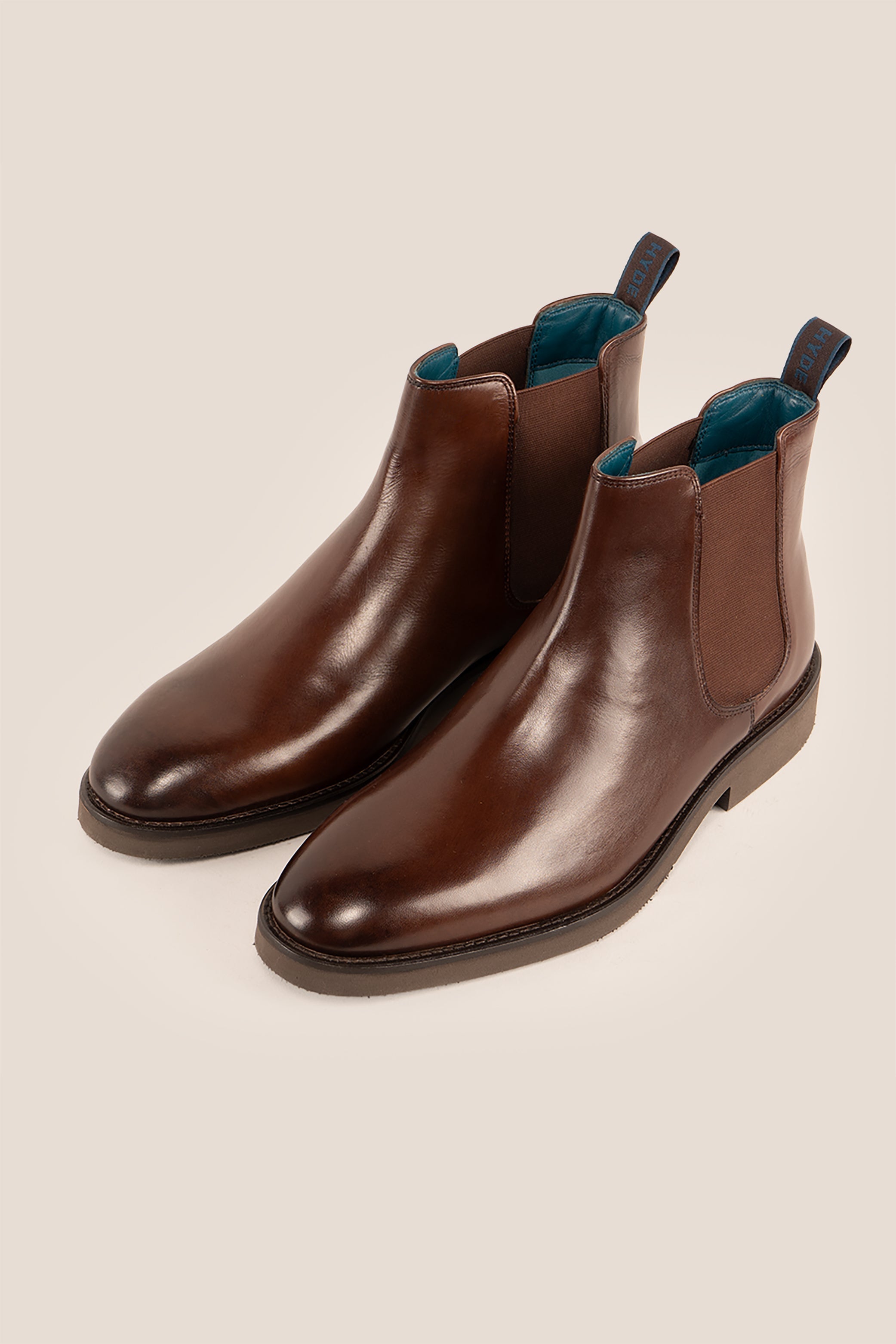 Comparing Leather vs Suede for Chelsea Boots