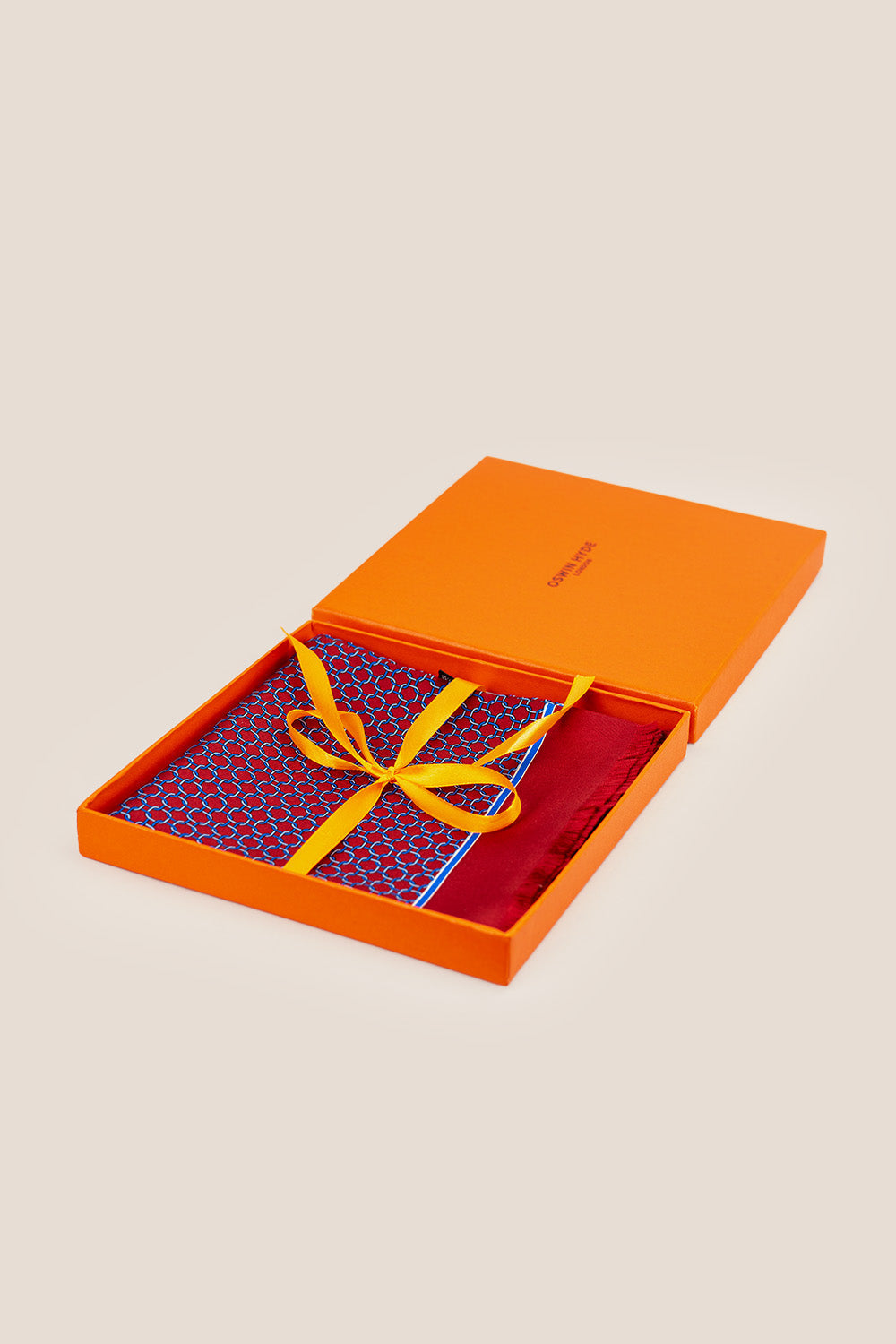 The Versatility of Men's Silk Scarves: From Office to Evening Wear