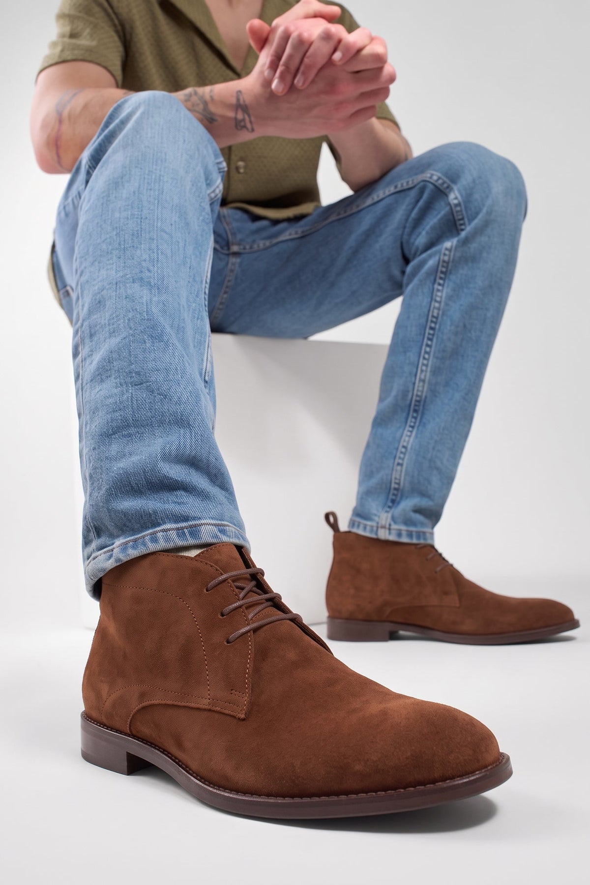 Can You Wear Suede in Winter and Rain? How to Protect Suede Shoes
