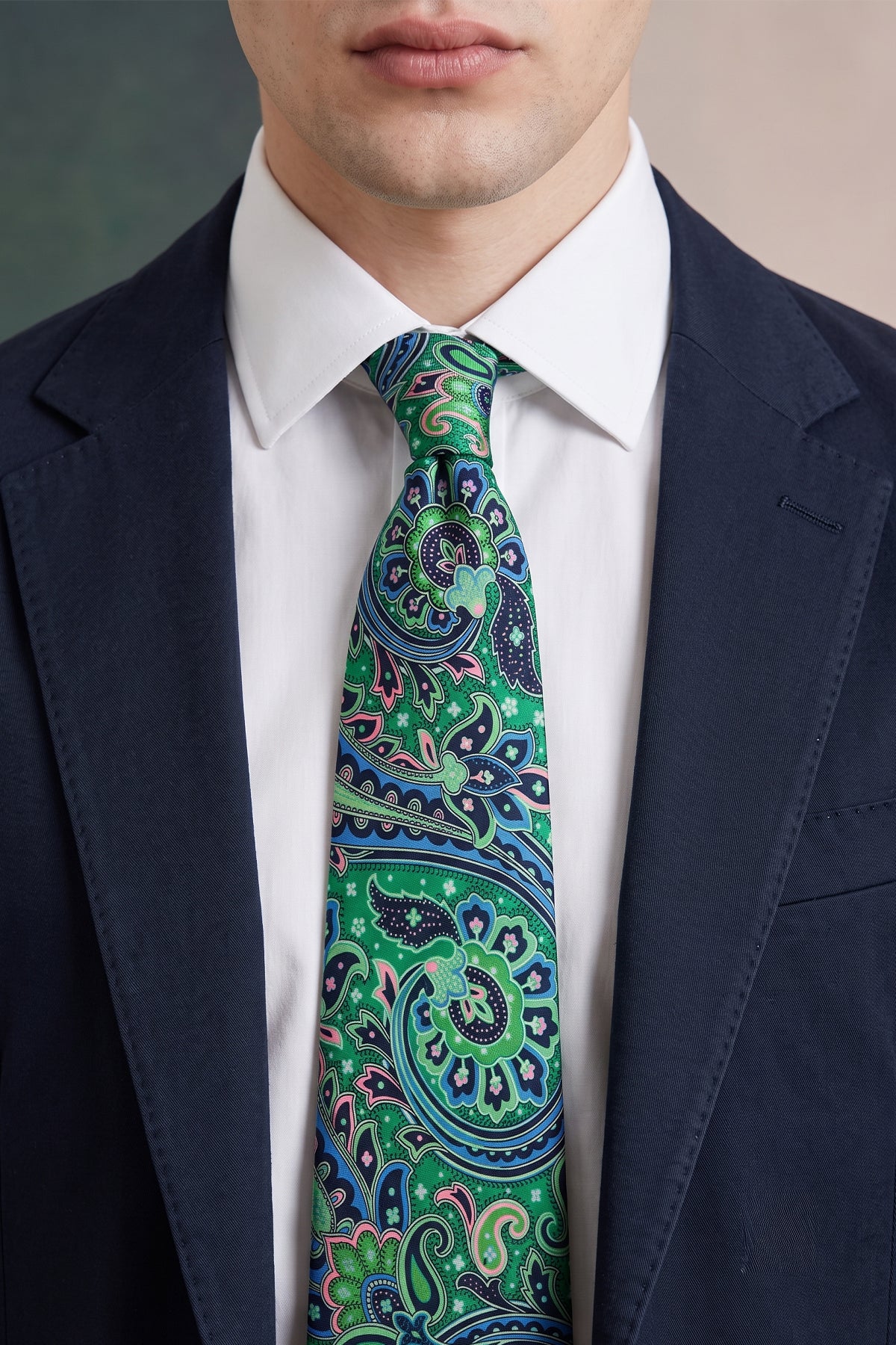 Print Green tie with vibrant design, perfect for weddings, office wear, and casual outings.