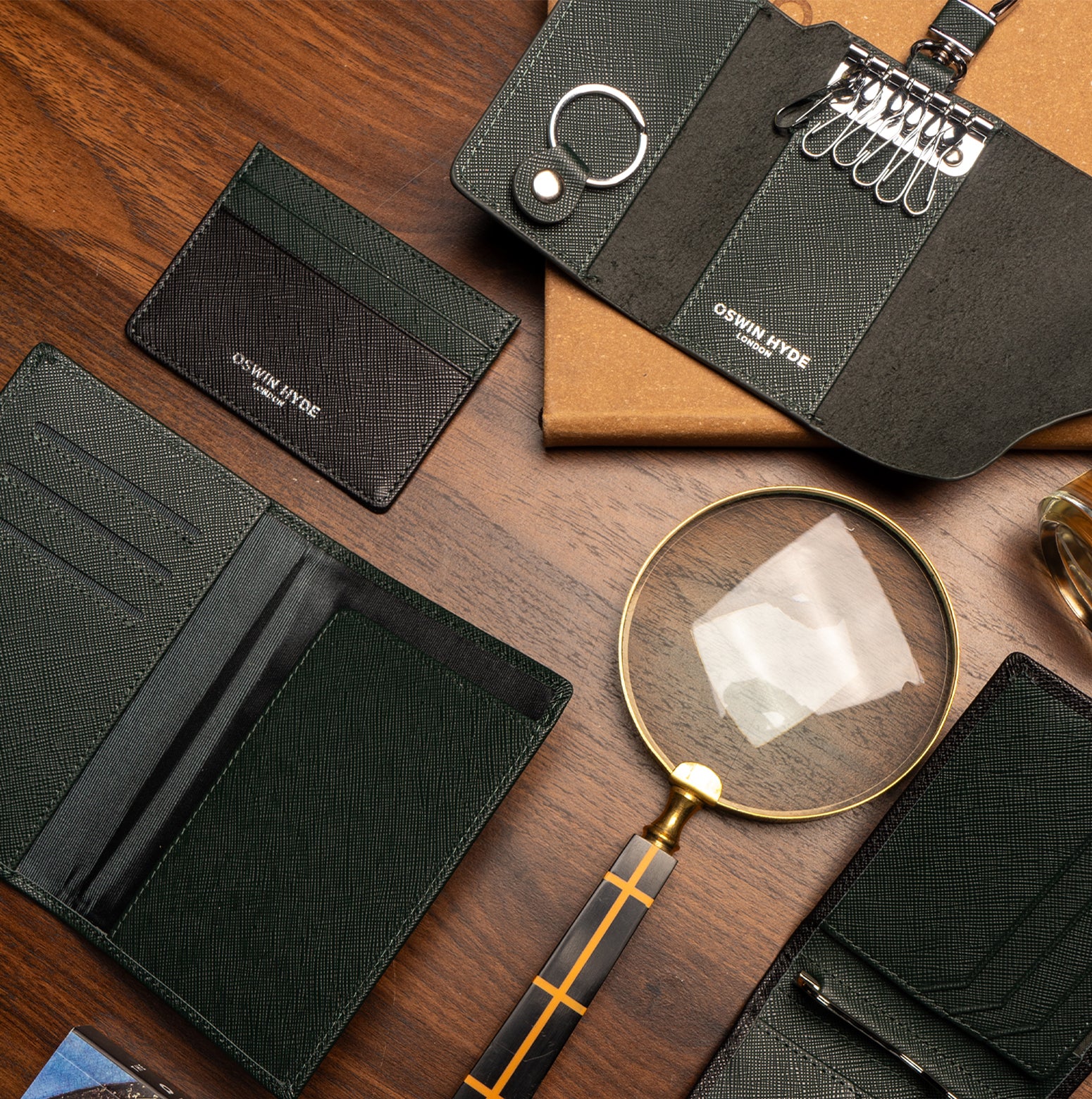 Premium Oswin HYDE men's leather accessories.