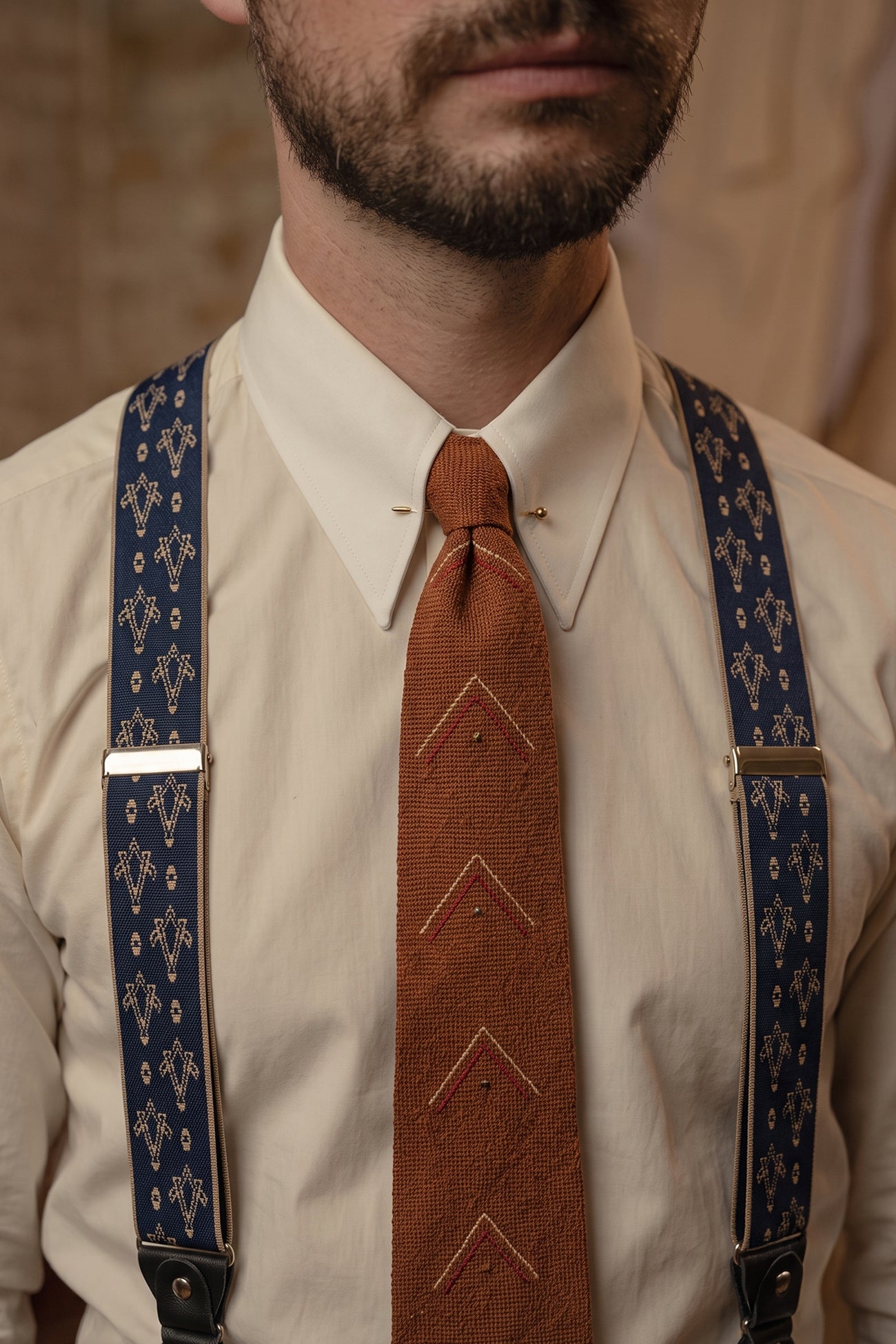 Men’s Square and Compasses patterned clip-on braces with elastic straps and secure metal clips, ideal for weddings, business or smart-casual wear.
