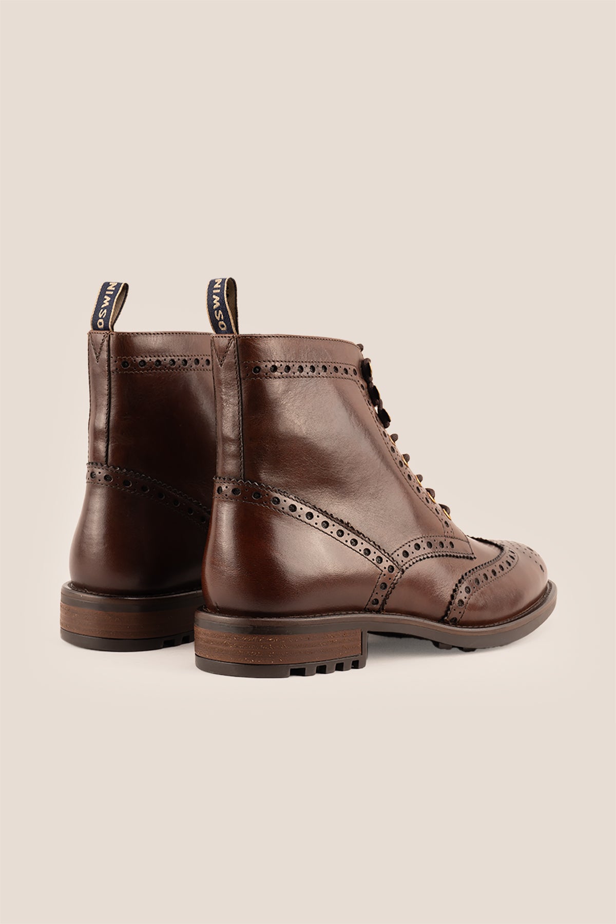 Gregory brown leather lace-up boots for men with wing cap brogue detailing, combining refined craftsmanship and a timeless silhouette