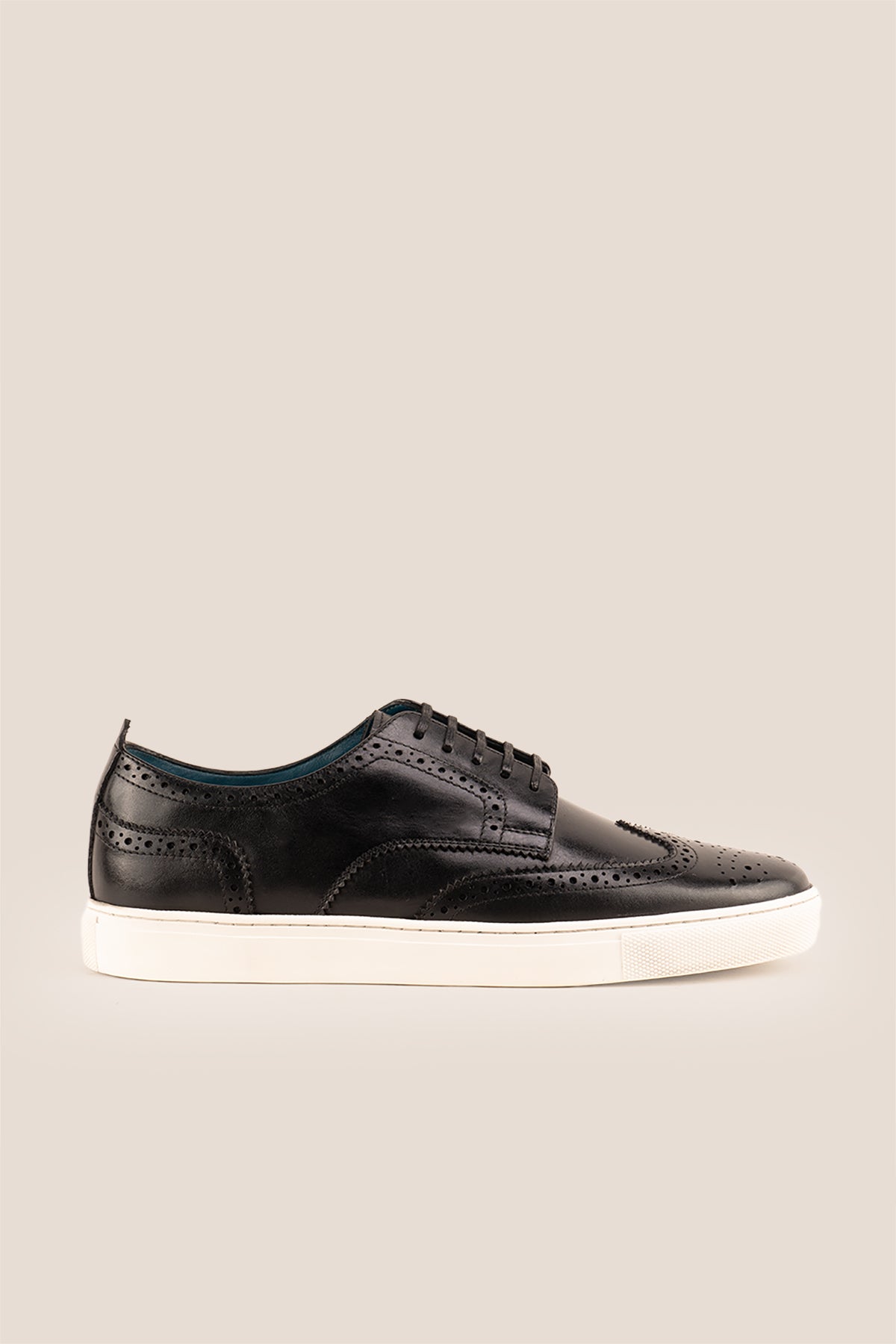 Oswin Hyde: Stan Black Leather Wingtip Brogue Trainer