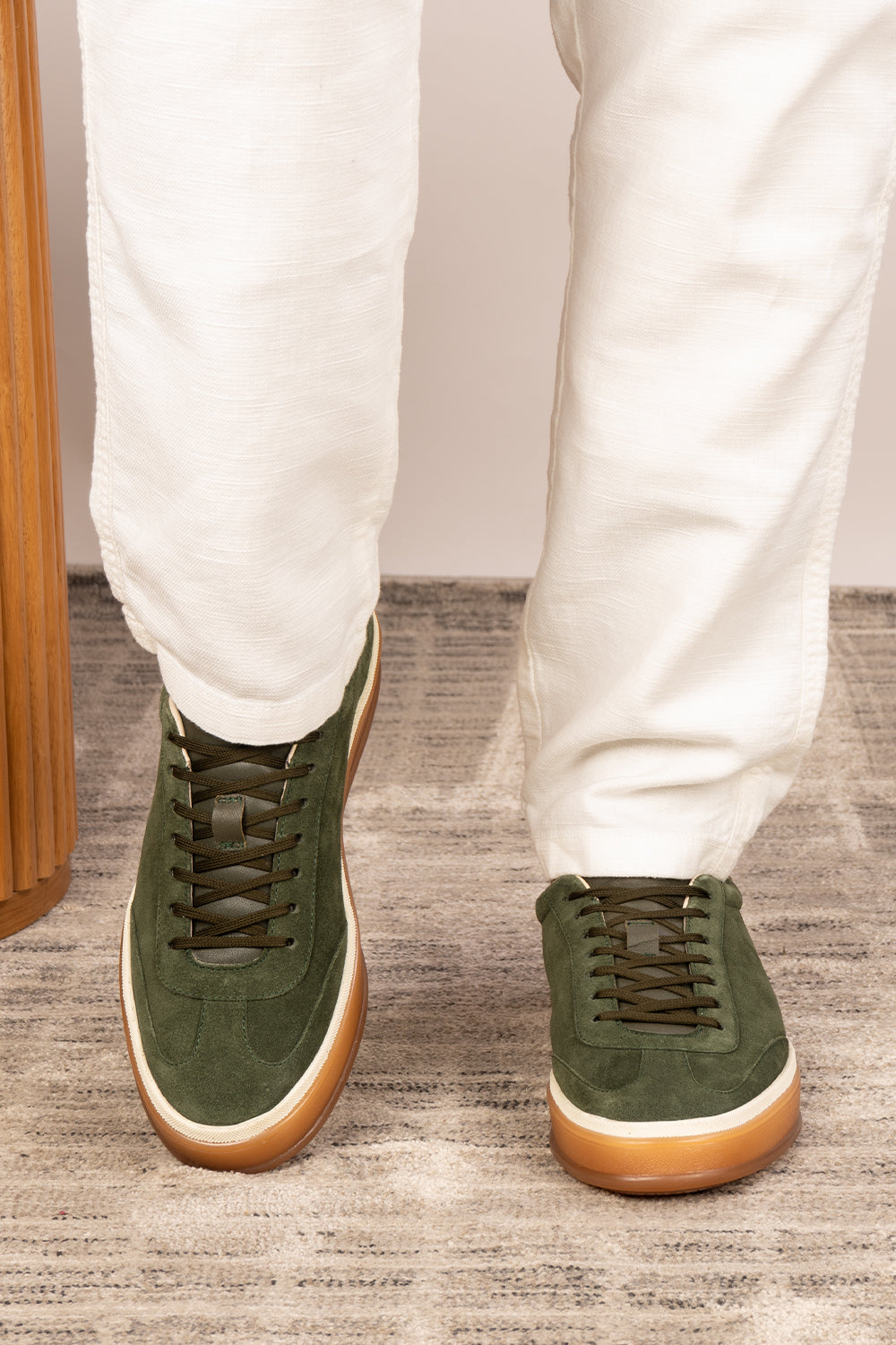 Smith green suede men's sneakers with a sleek seven-eyelet design, crafted from premium suede for a modern, sophisticated look and comfortable fit