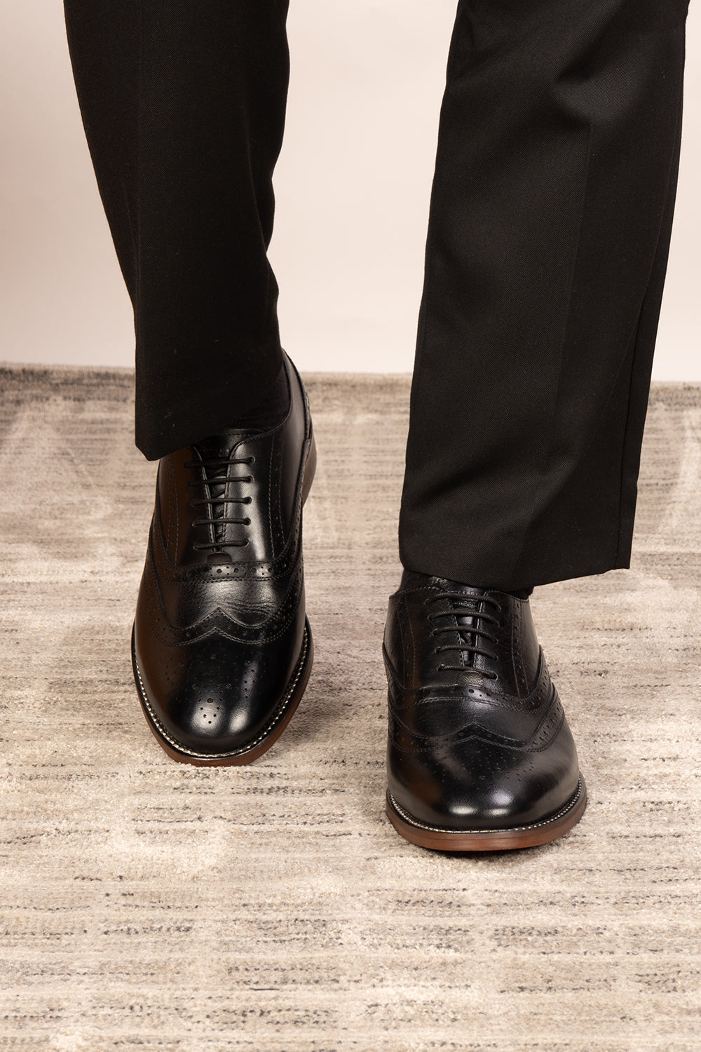 Winston Black Wide Fit