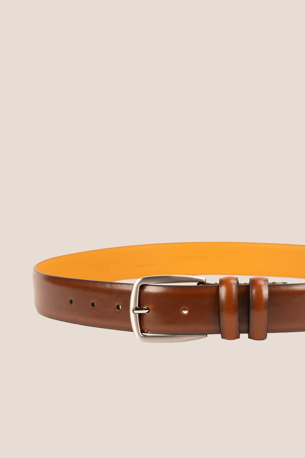 Gavin Tan classic leather mens belt featuring a pin buckle and double belt loop, perfect for a polished everyday look.
