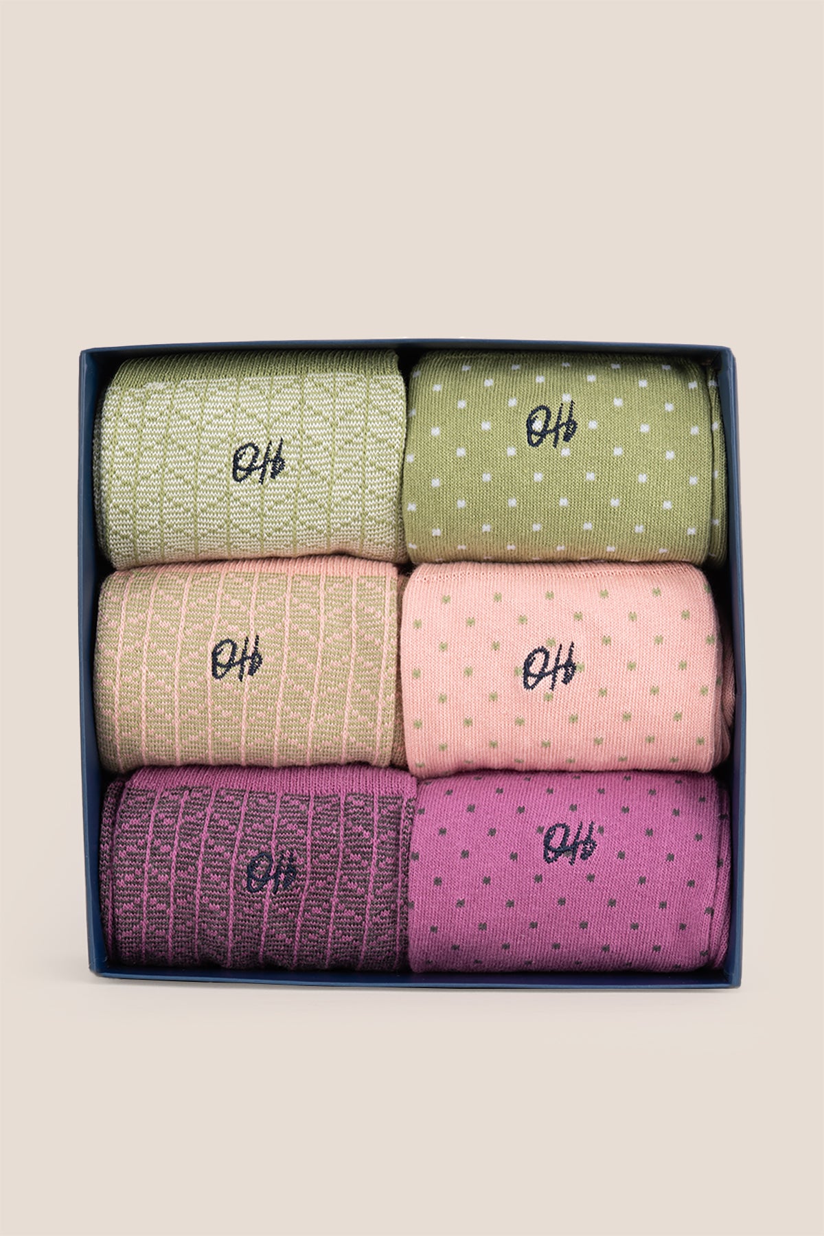 Oswin Hyde Pastel Heaven men’s cotton socks in a six-pack. These luxury socks offer comfort, style, and a soft pastel design for everyday wear.