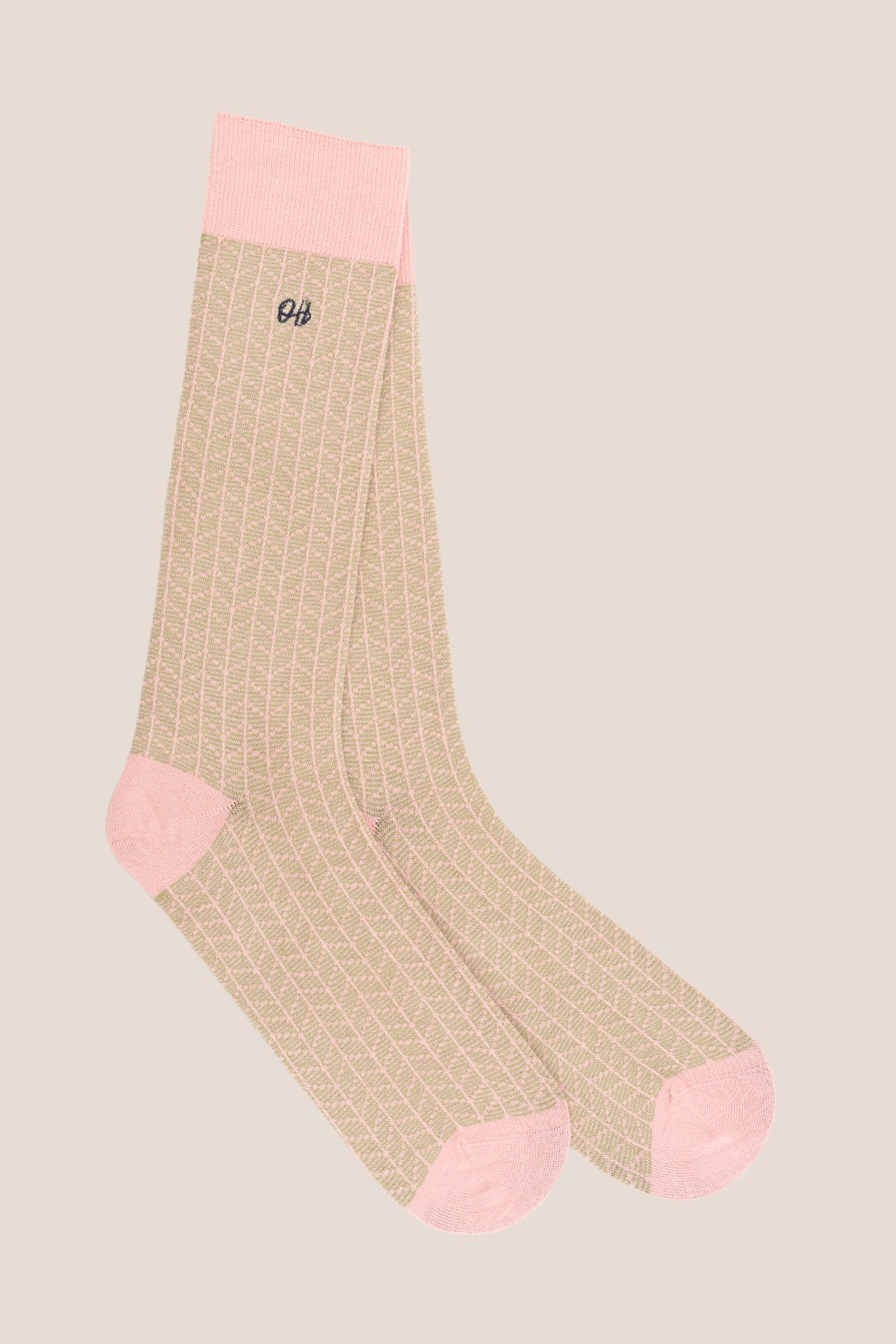 Oswin Hyde Pastel Heaven men’s cotton socks in a six-pack. These luxury socks offer comfort, style, and a soft pastel design for everyday wear.