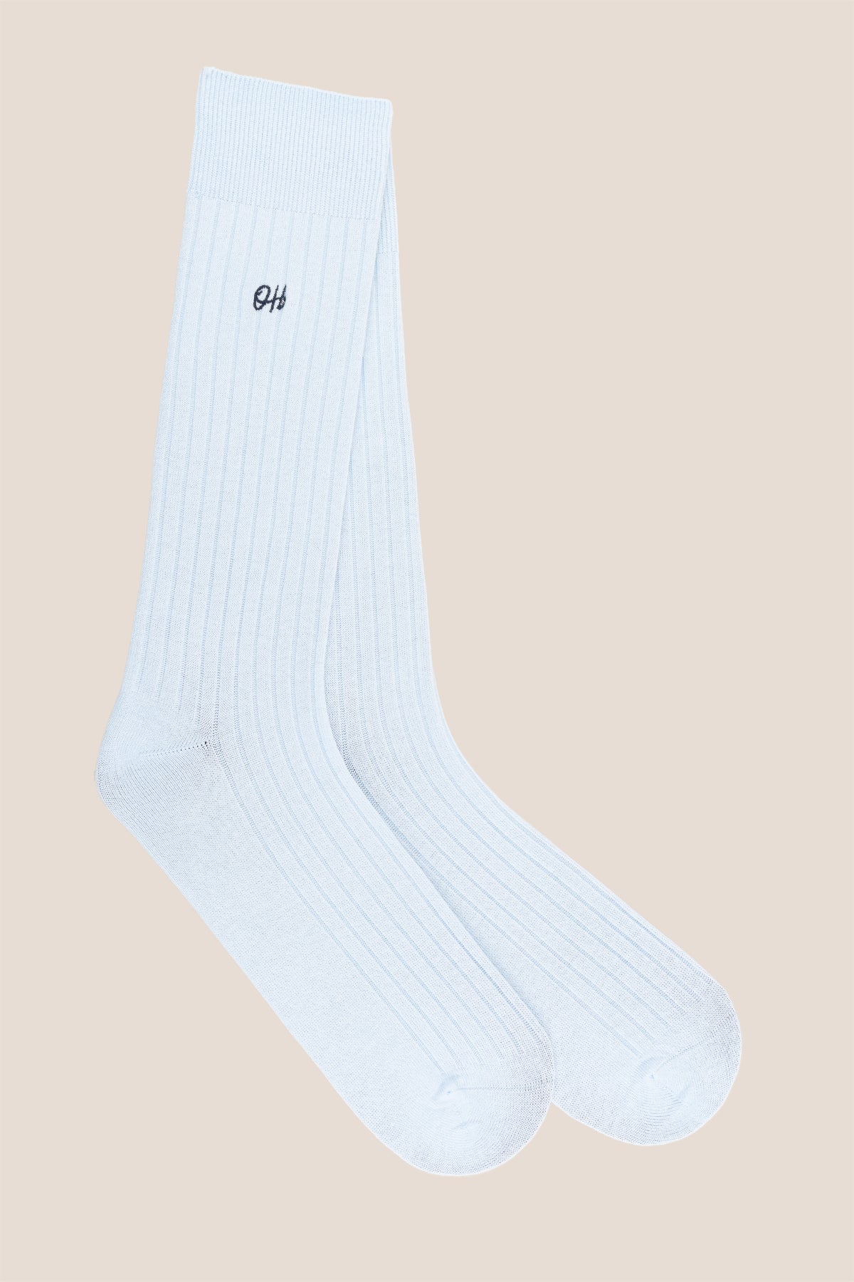 Oswin Hyde Pure Pastel men’s cotton socks in a three-pack. These luxury socks offer comfort, style, and an earth tone design for everyday wear.