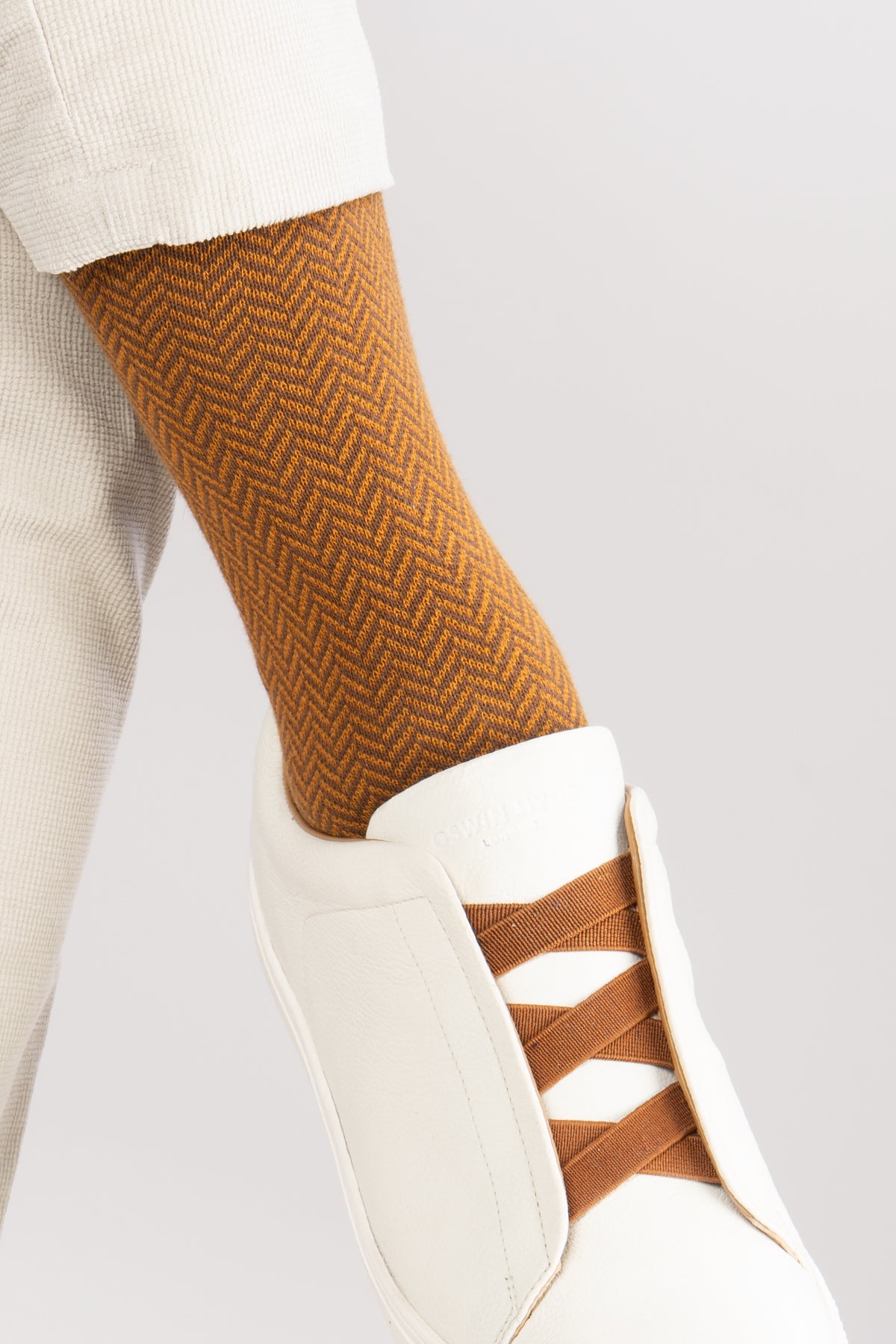 Oswin Hyde Dare To Try men’s cotton socks in a six-pack. These luxury socks offer comfort, style, and a bold design for everyday wear.