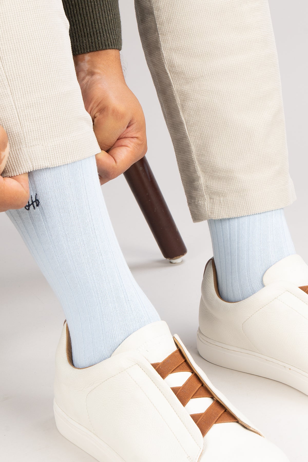 Oswin Hyde Pure Pastel men’s cotton socks in a three-pack. These luxury socks offer comfort, style, and an earth tone design for everyday wear.