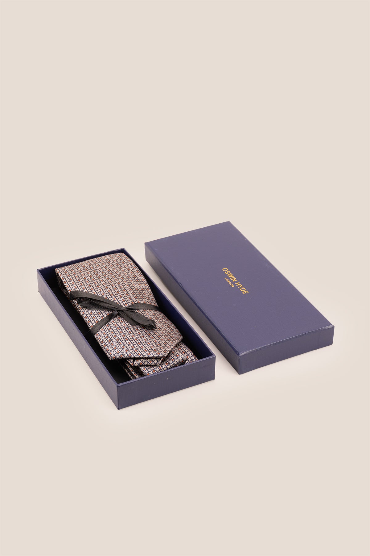 Brown Retro Texture tie for men, designed to add a unique, vintage-inspired touch to your wardrobe. Featuring an intricate retro texture in a rich brown colour