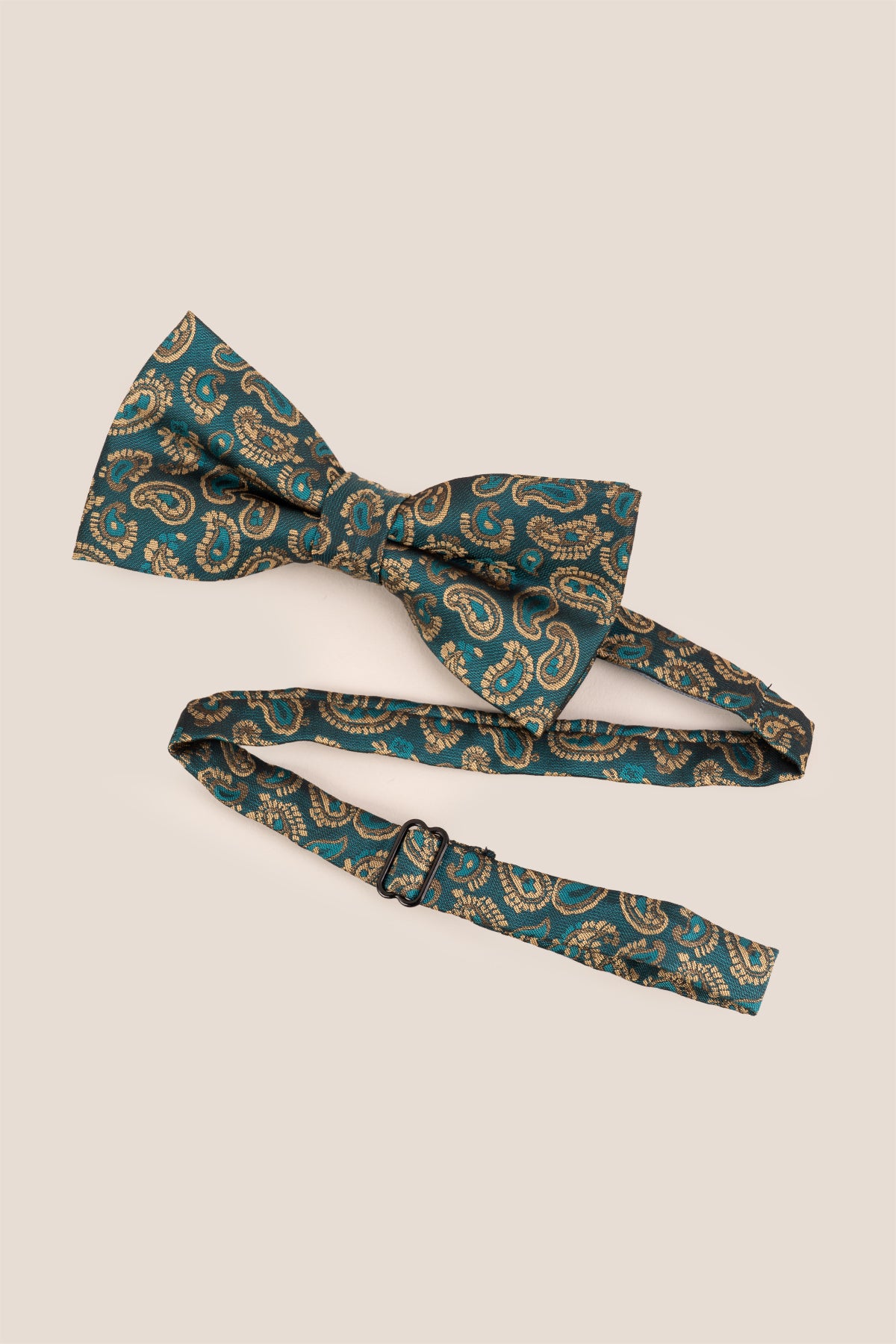 Paisley Pattern Green Bowtie for men, crafted with a beautiful paisley design. Rich green colour and intricate design.