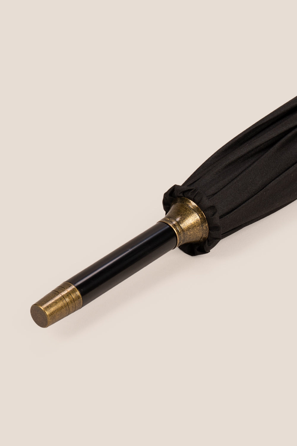 Jonathan Black classic umbrella with a sturdy canopy and refined bamboo wooden handle, perfect for daily use or as a sophisticated golf umbrella.