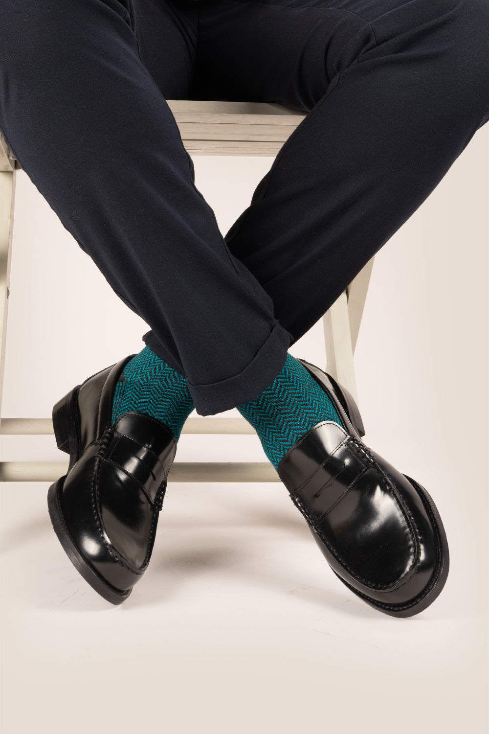 Oswin Hyde Peter Black leather penny loafers for men, crafted to deliver a classic and refined style. Constructed from premium leather