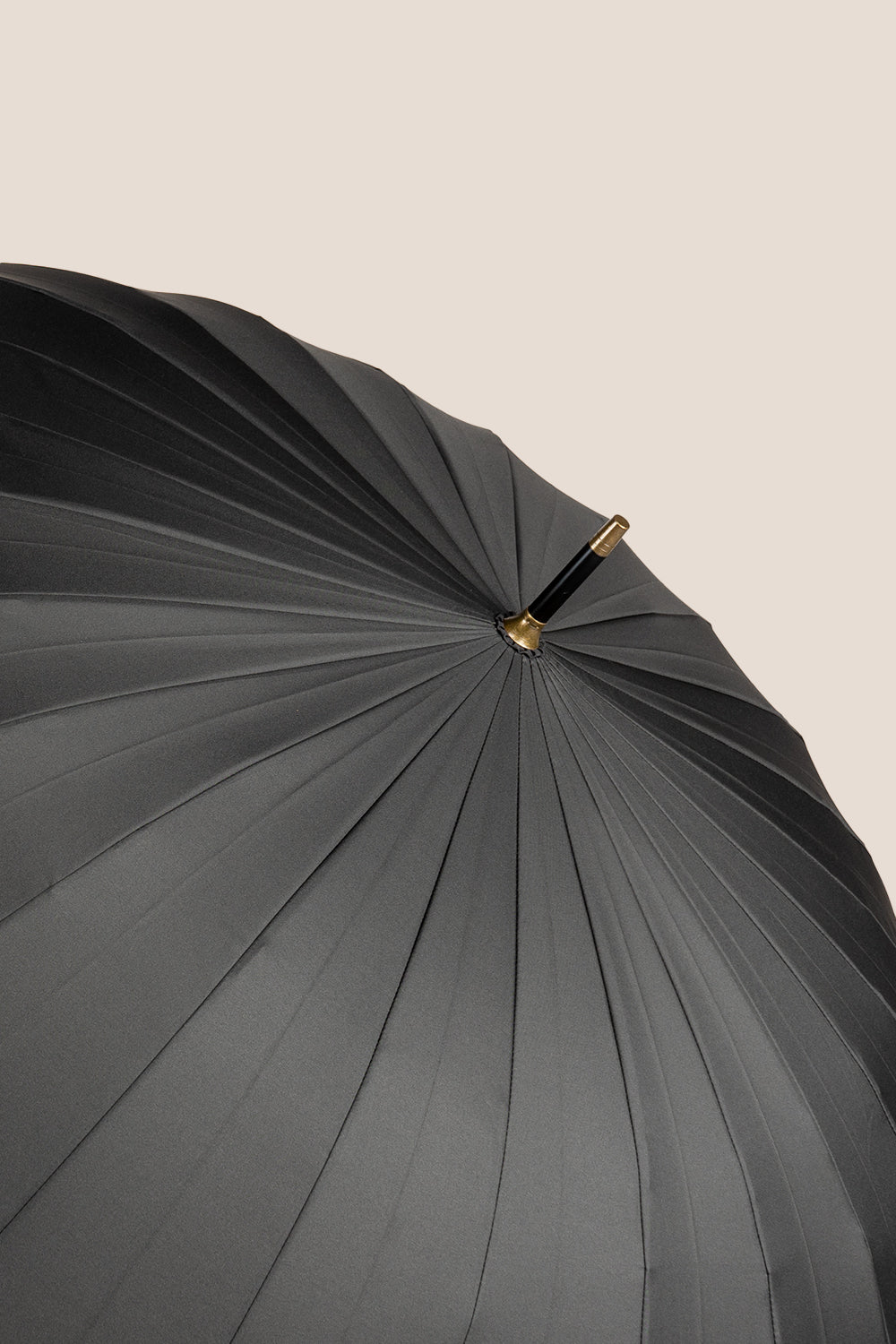 Oswin Hyde umbrella with wooden handle in black