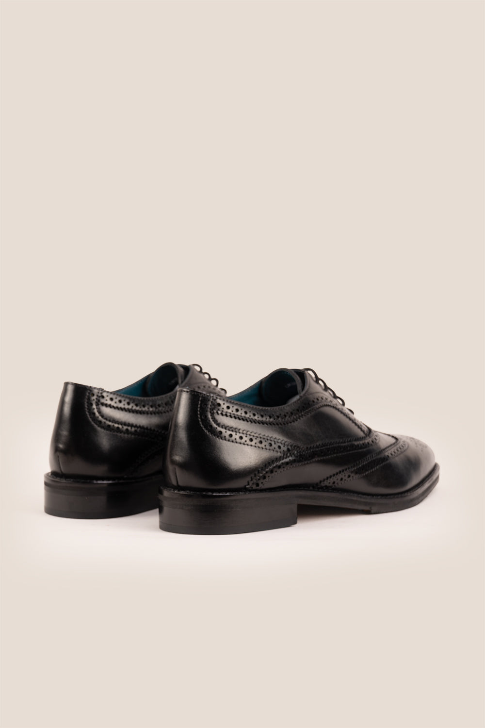 Oswin Hyde Stokes Black, an elegant and exclusive wing cap oxford leather shoe for men, crafted from premium leather